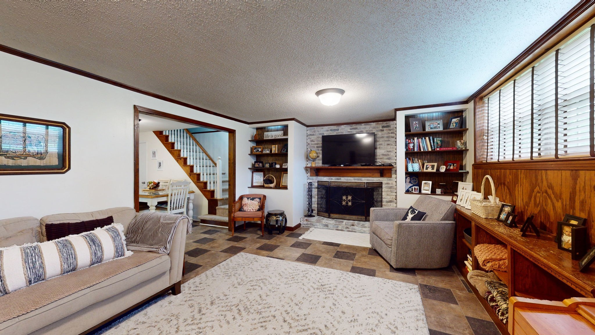 113 Country Club Dr