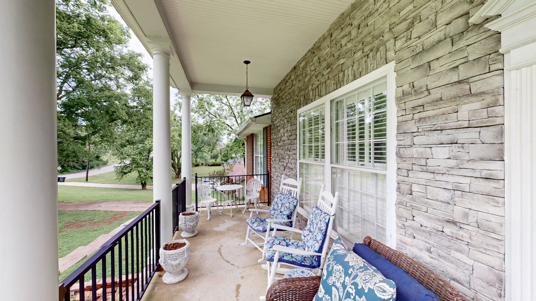 113 Country Club Dr