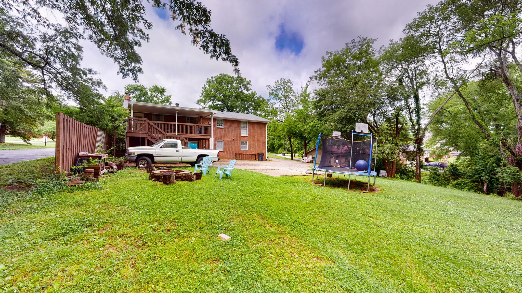 113 Country Club Dr
