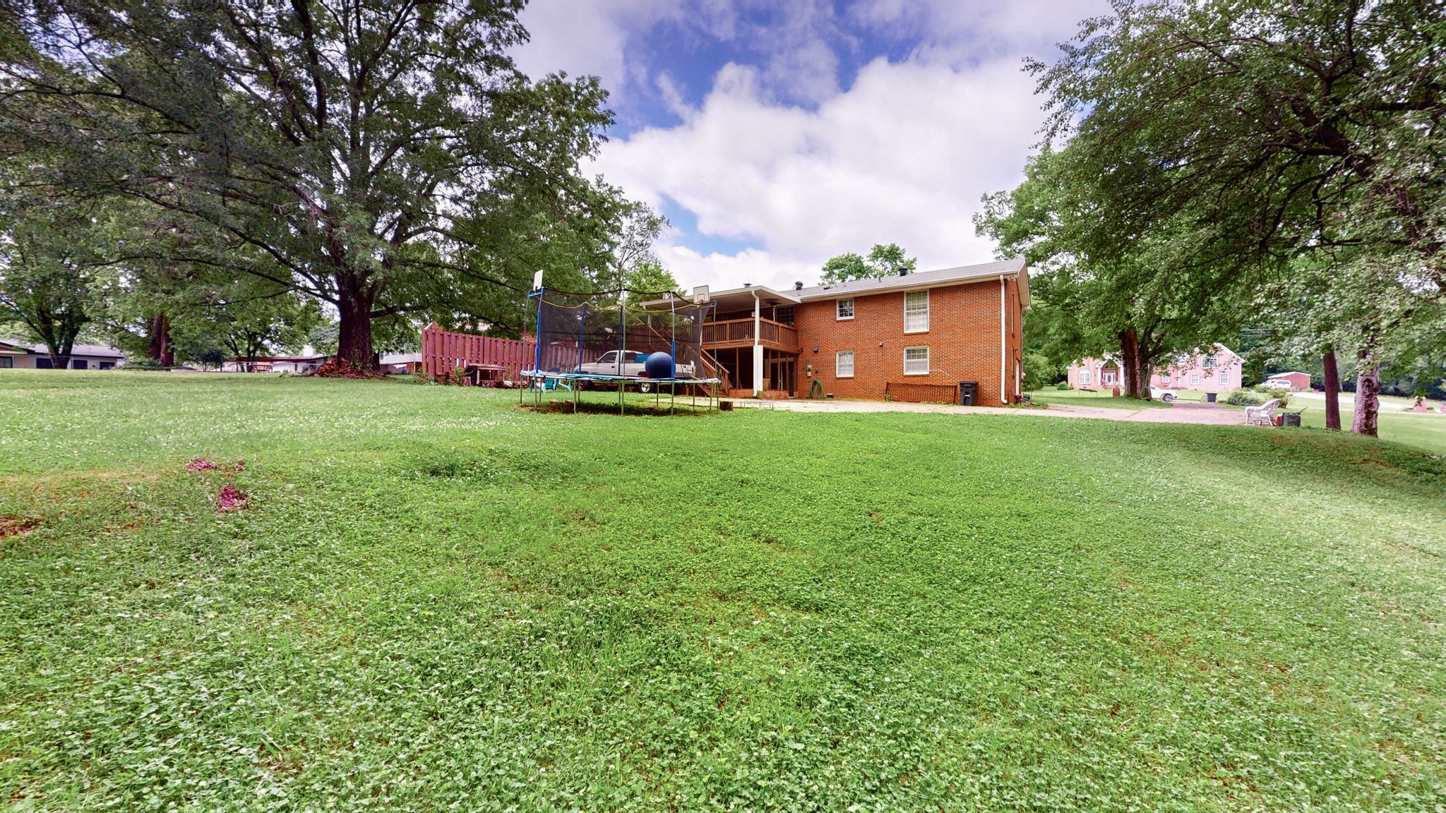 113 Country Club Dr