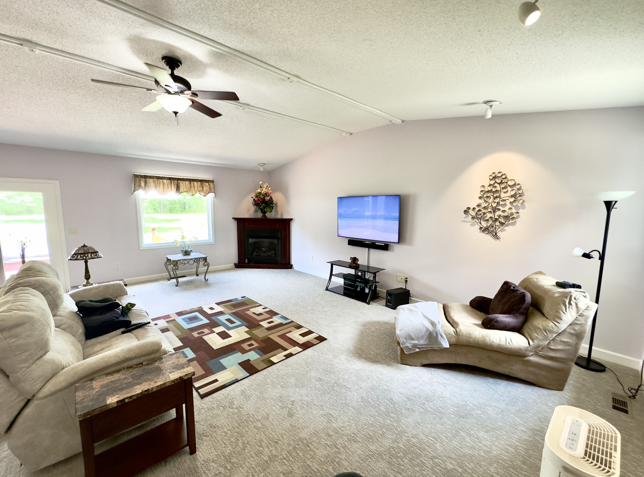 181 Holder Ln