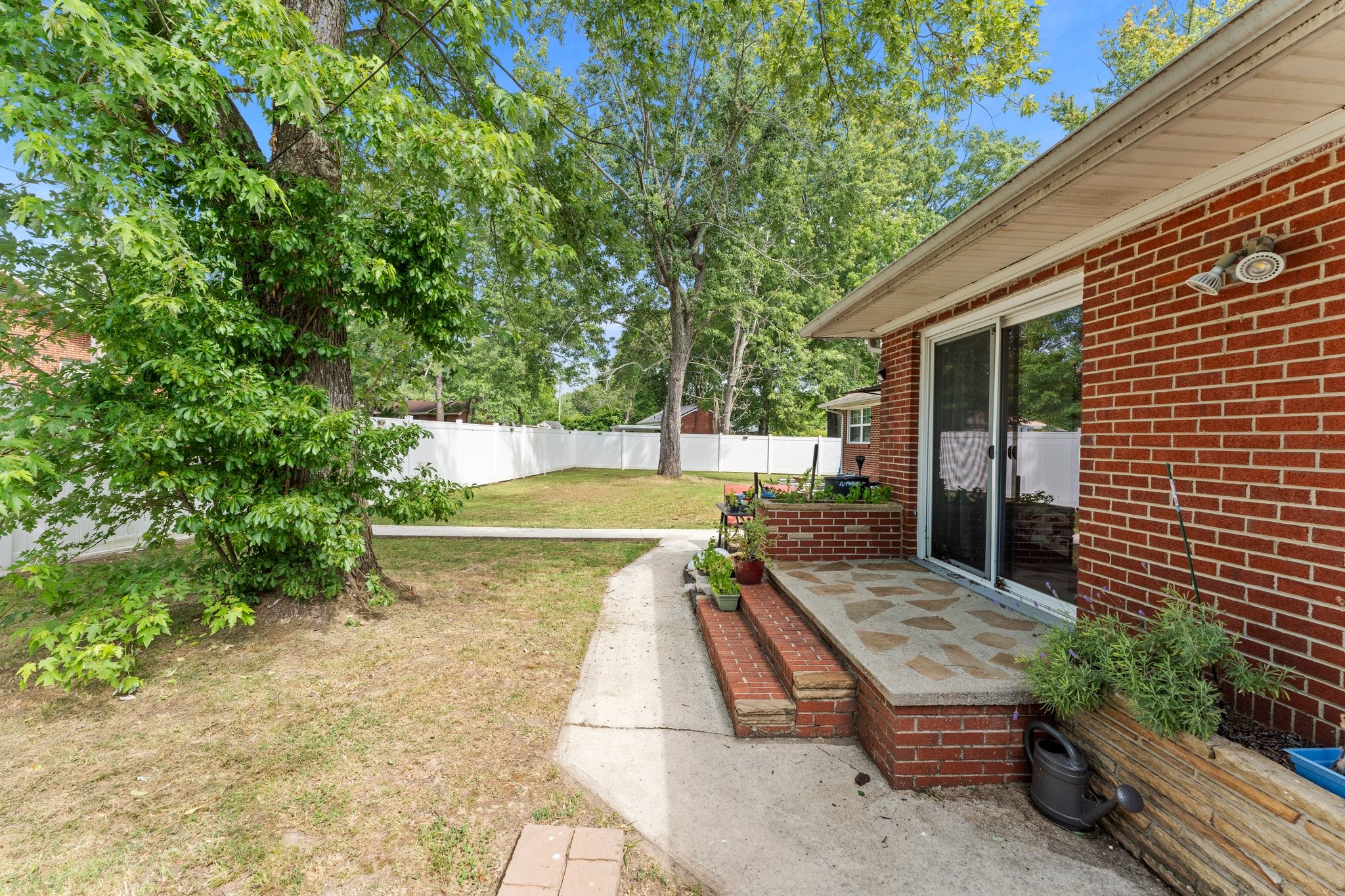 405 Stone Blvd