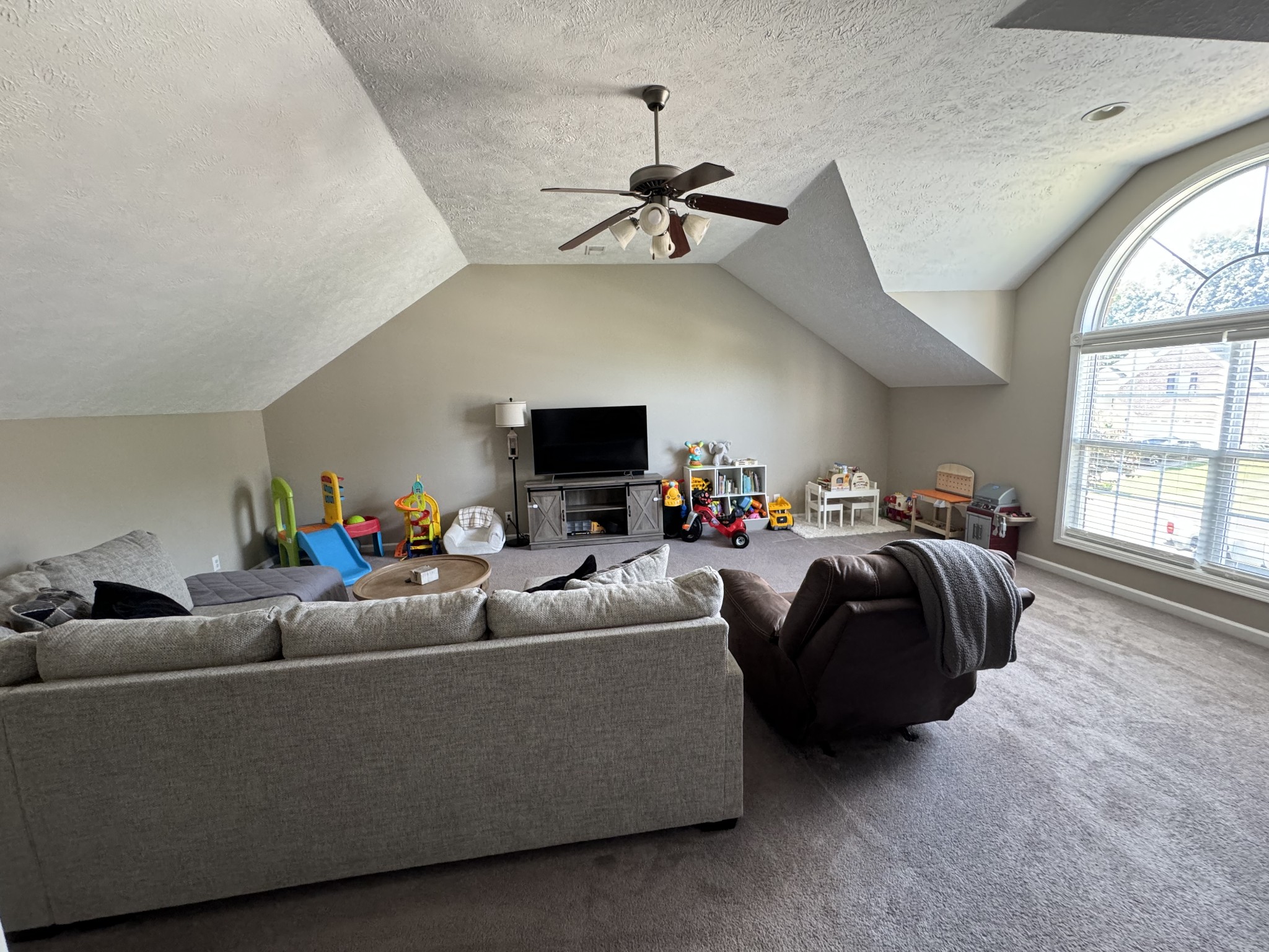 3132 Holly Pt