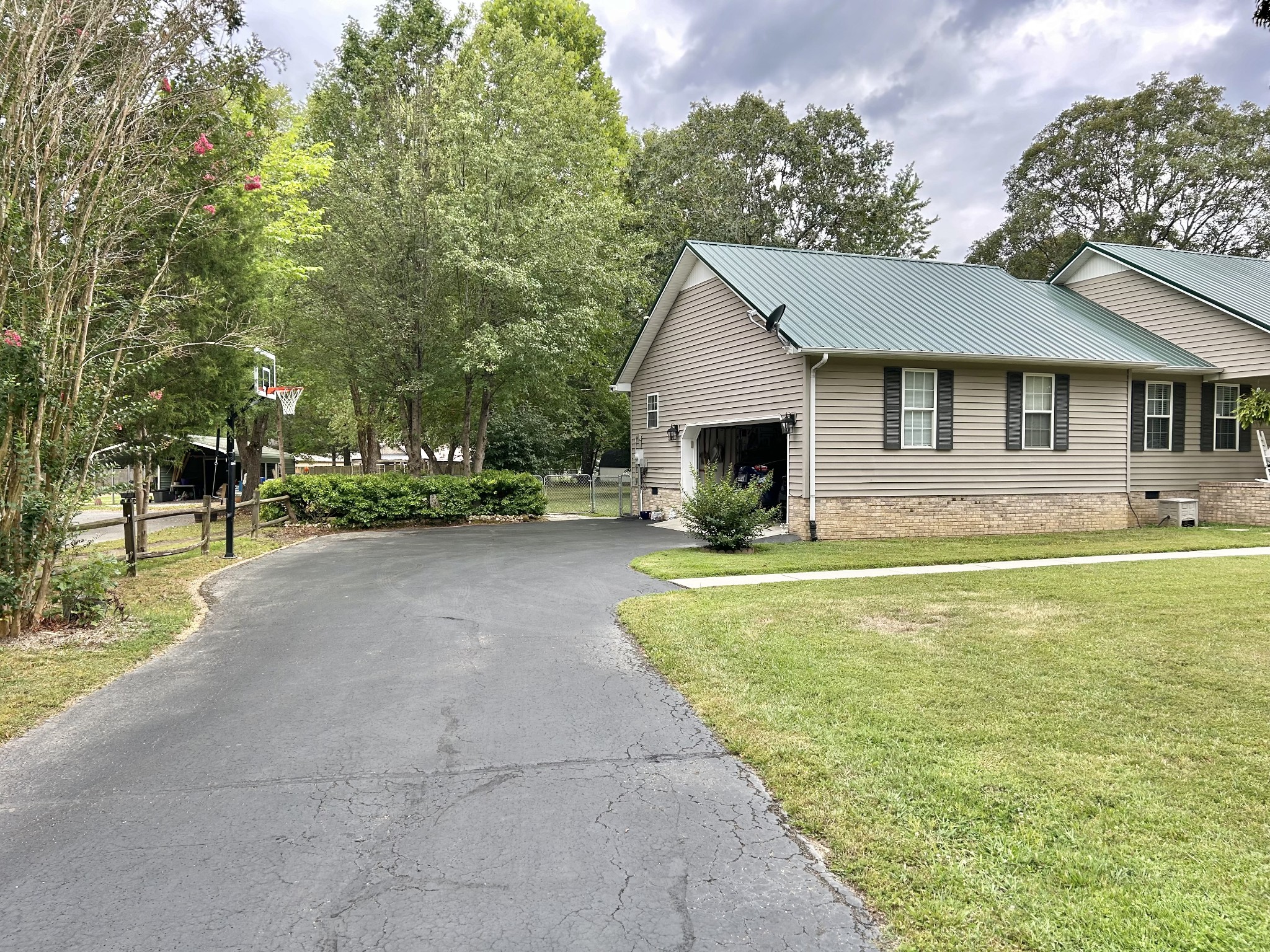 145 Dale Dr