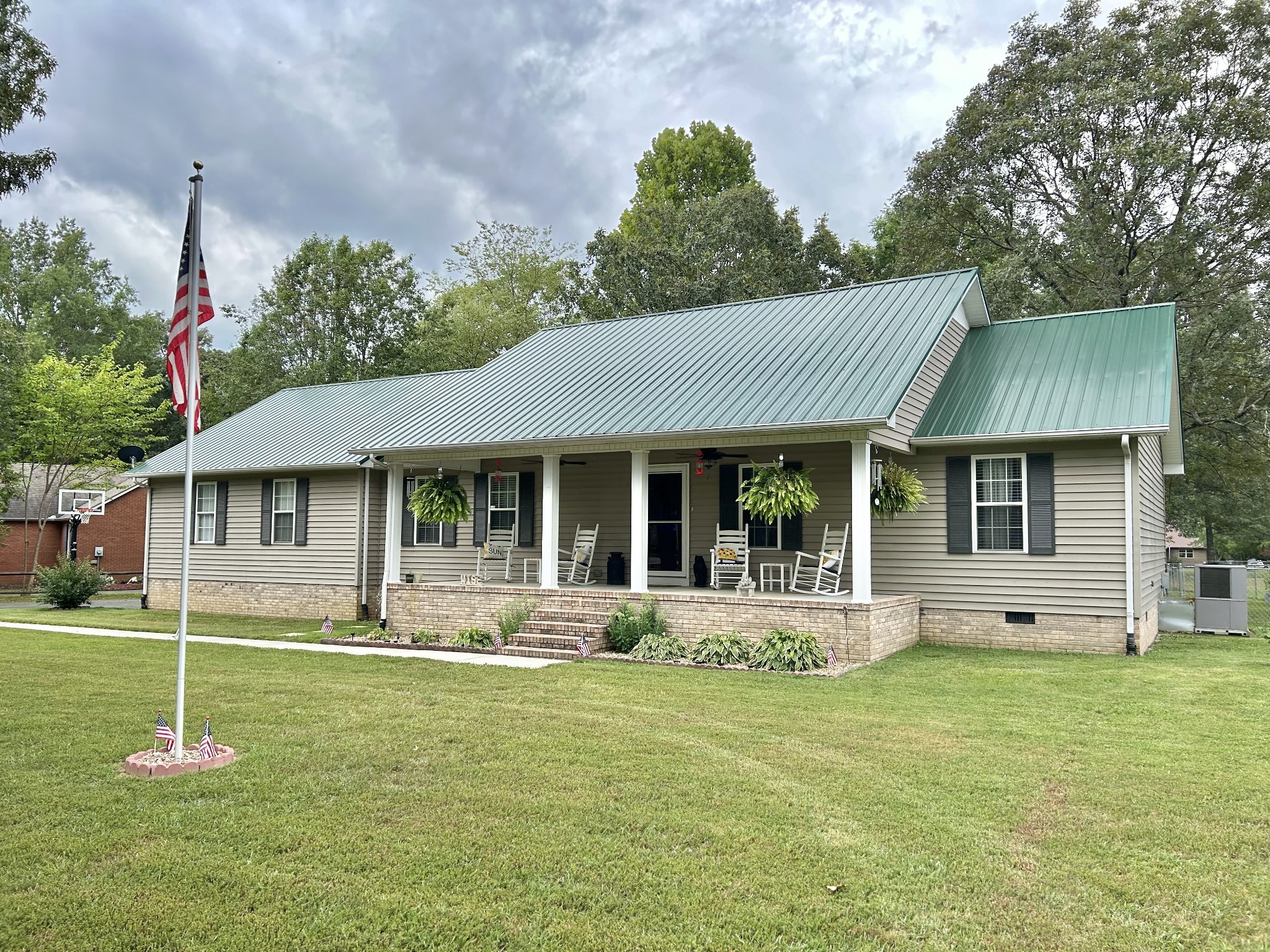 145 Dale Dr