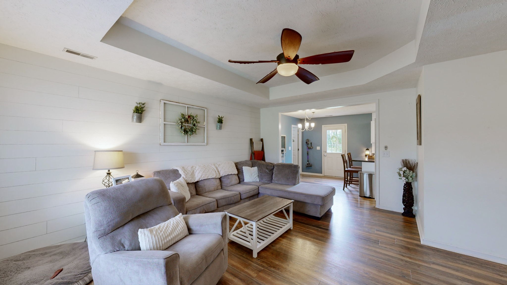 2843 Ridgewood Dr