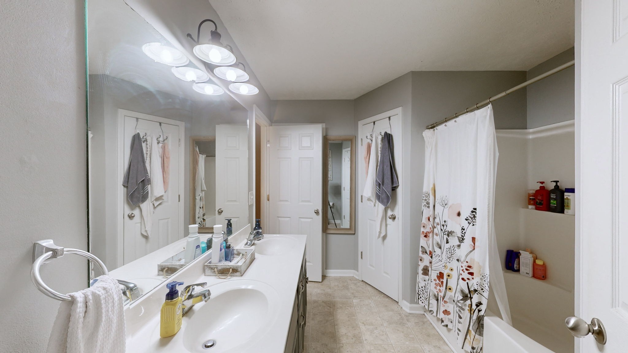 2843 Ridgewood Dr