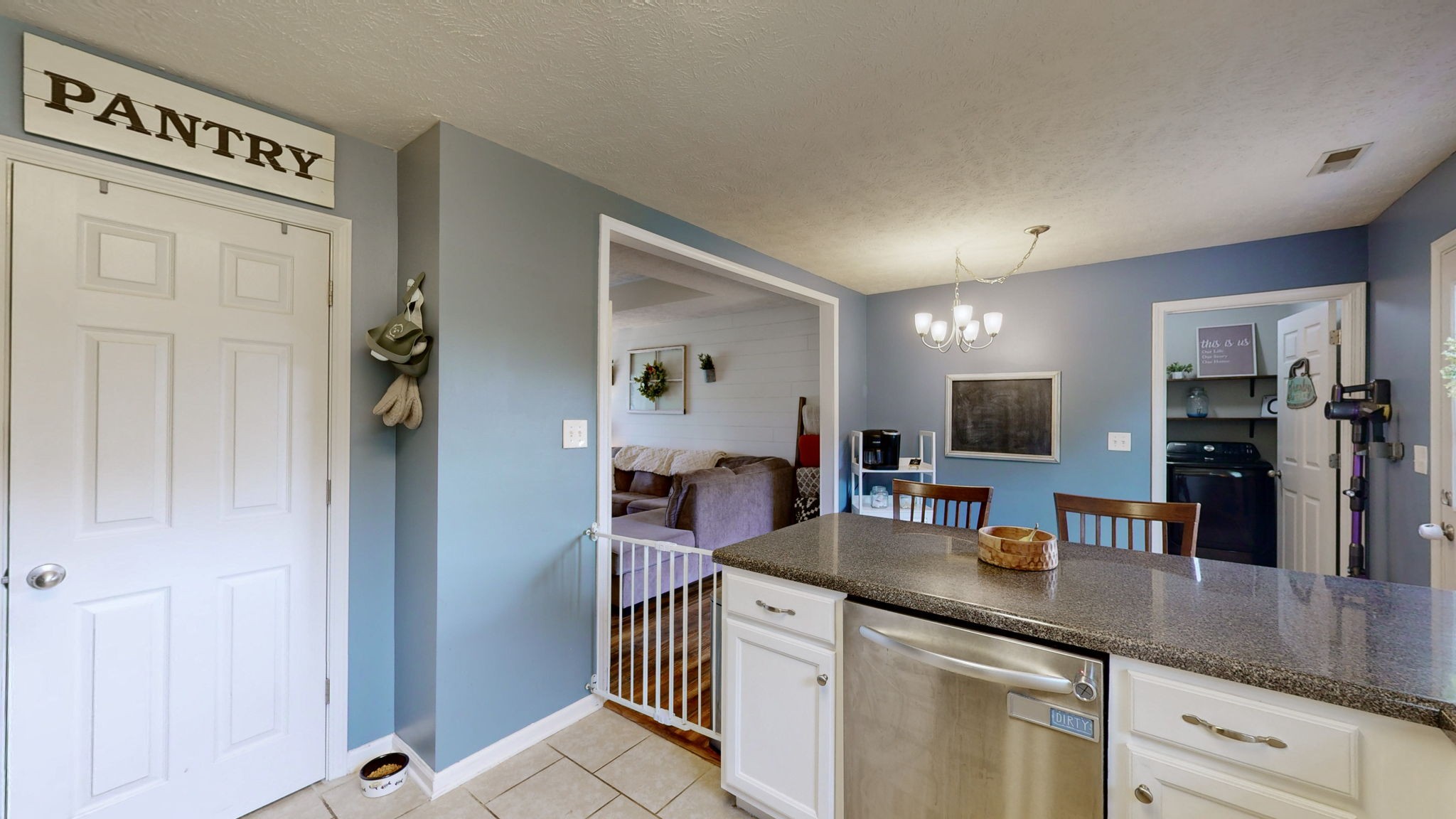 2843 Ridgewood Dr