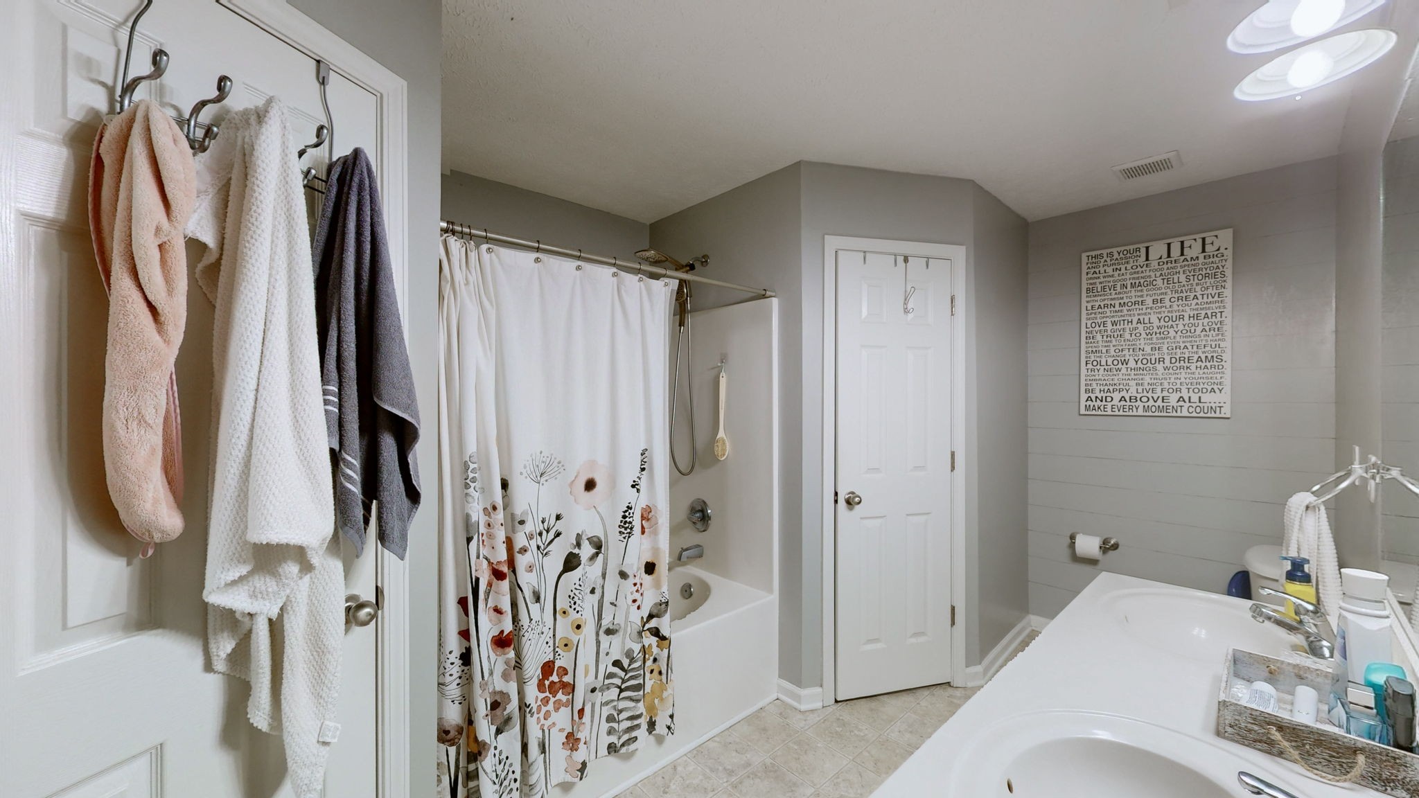 2843 Ridgewood Dr