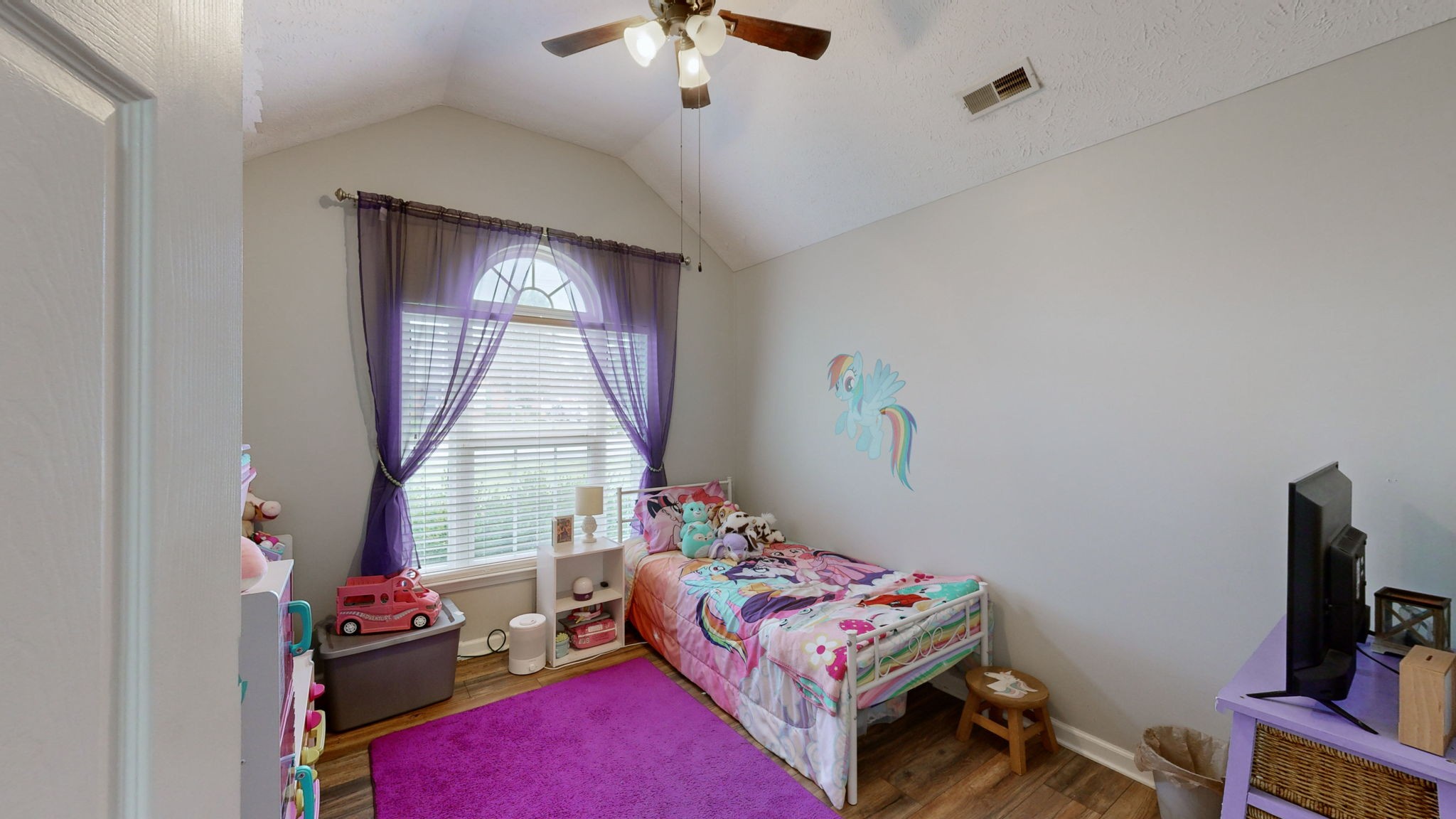 2843 Ridgewood Dr