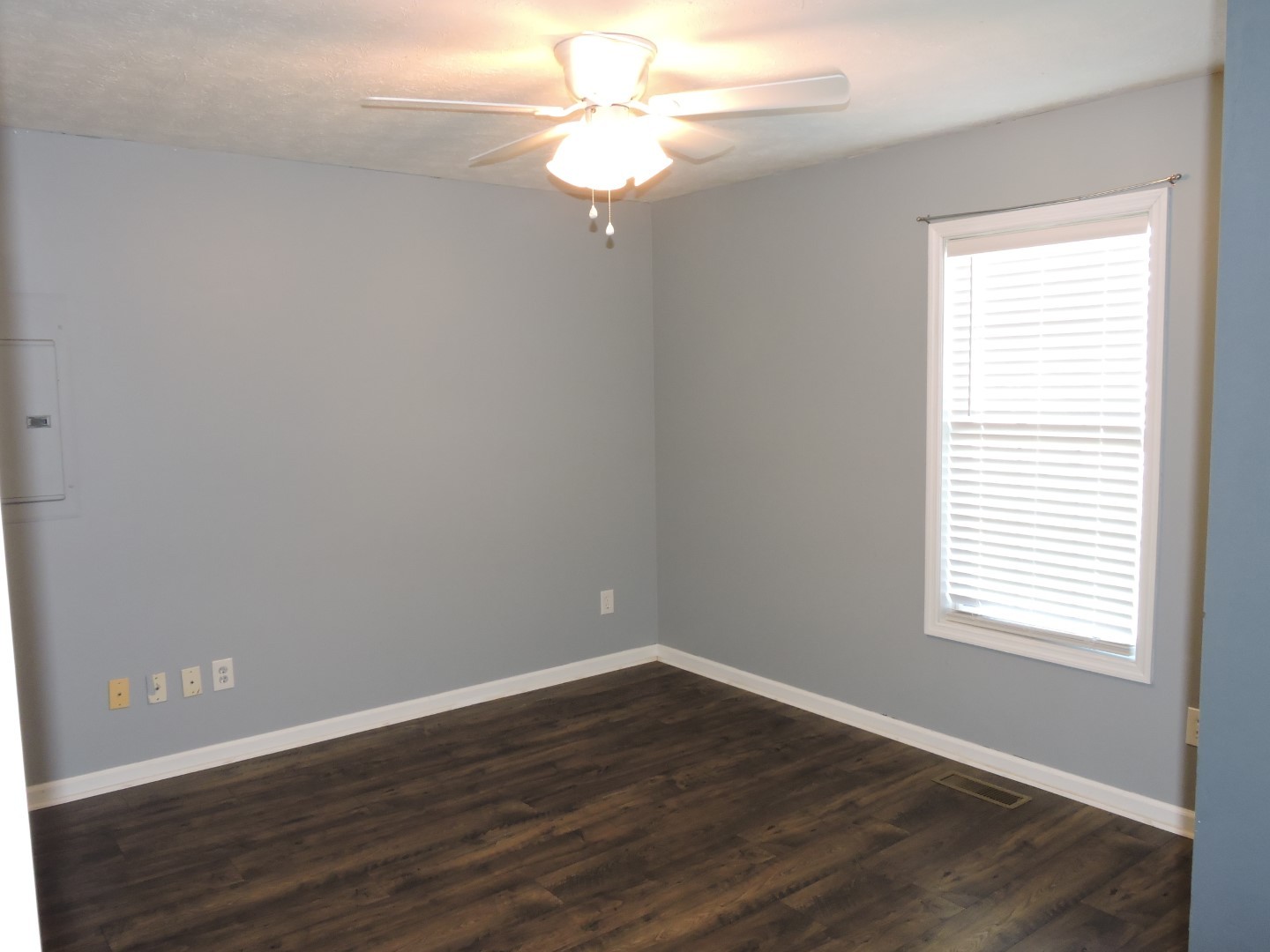 136 ELDON DR