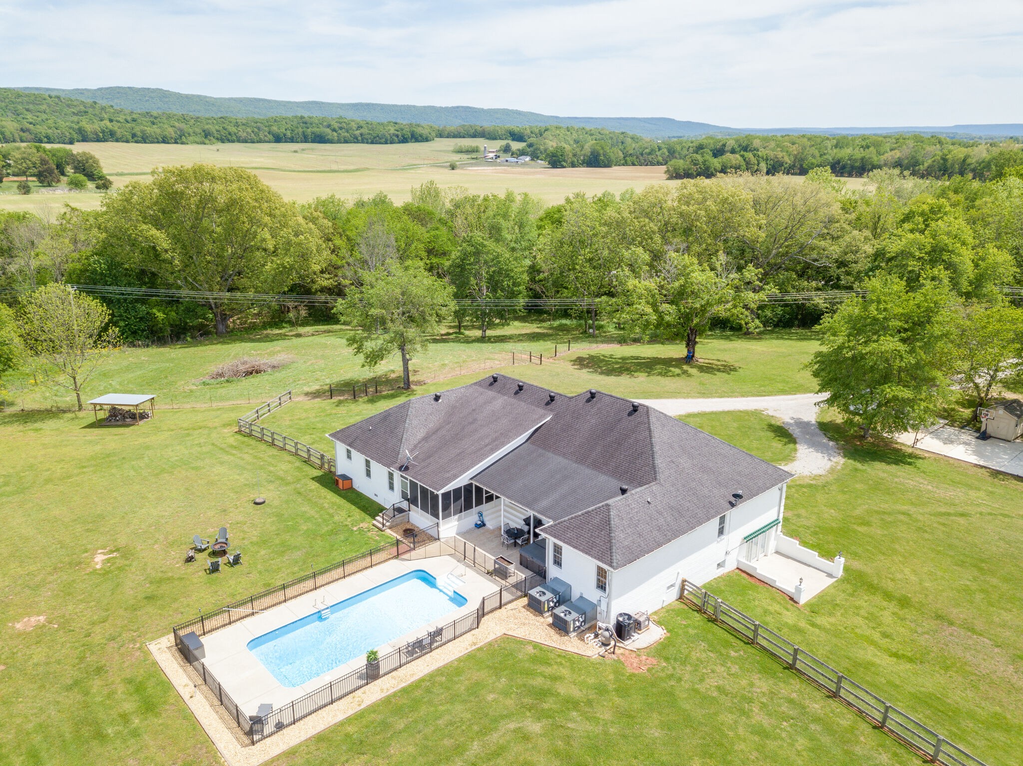 1281 Hillsboro Viola Rd