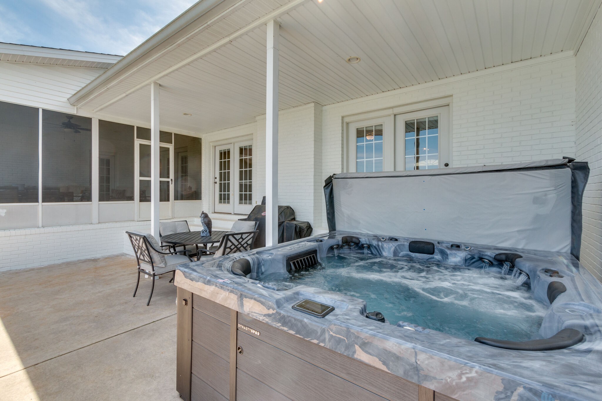 1281 Hillsboro Viola Rd