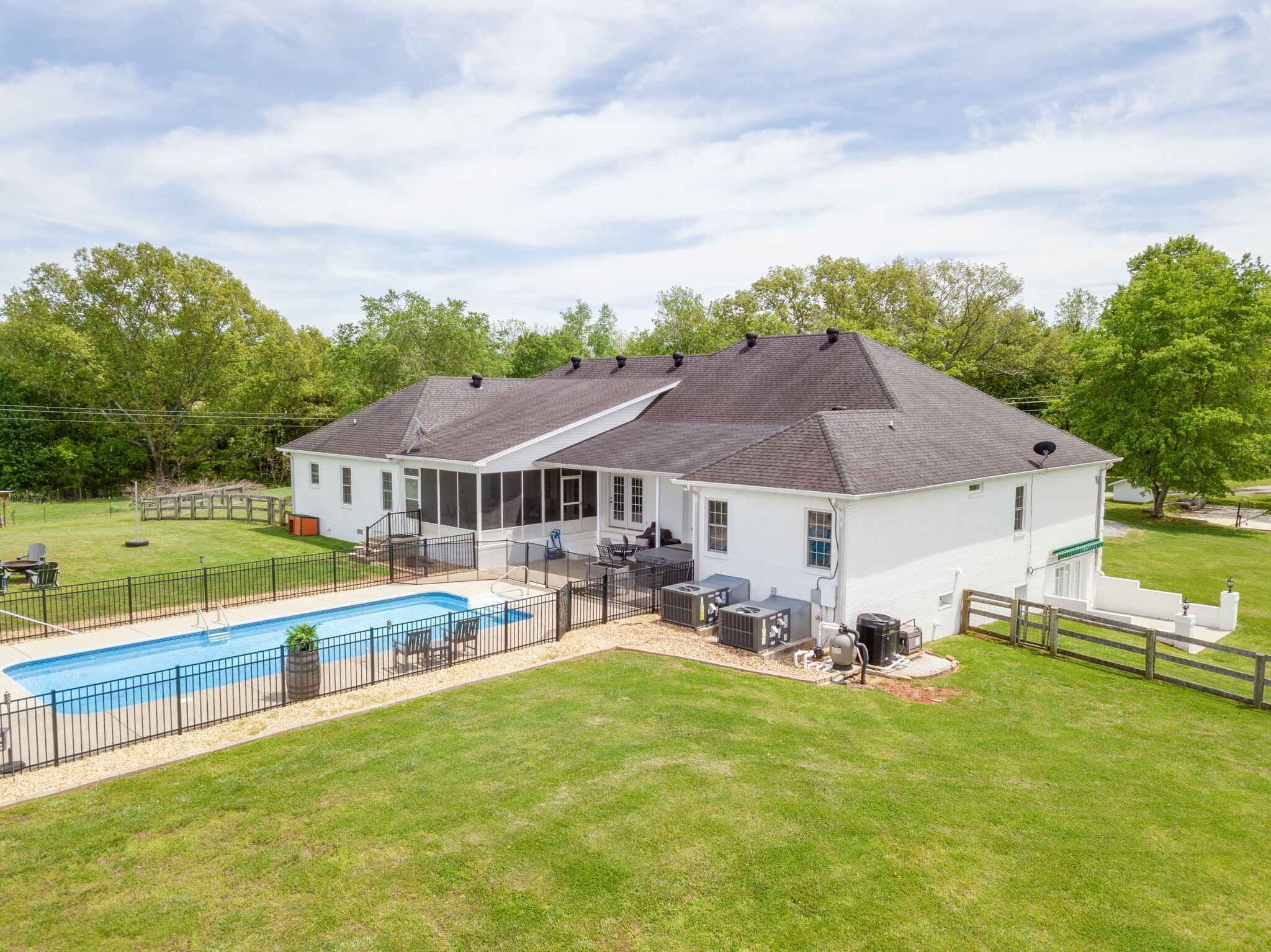 1281 Hillsboro Viola Rd