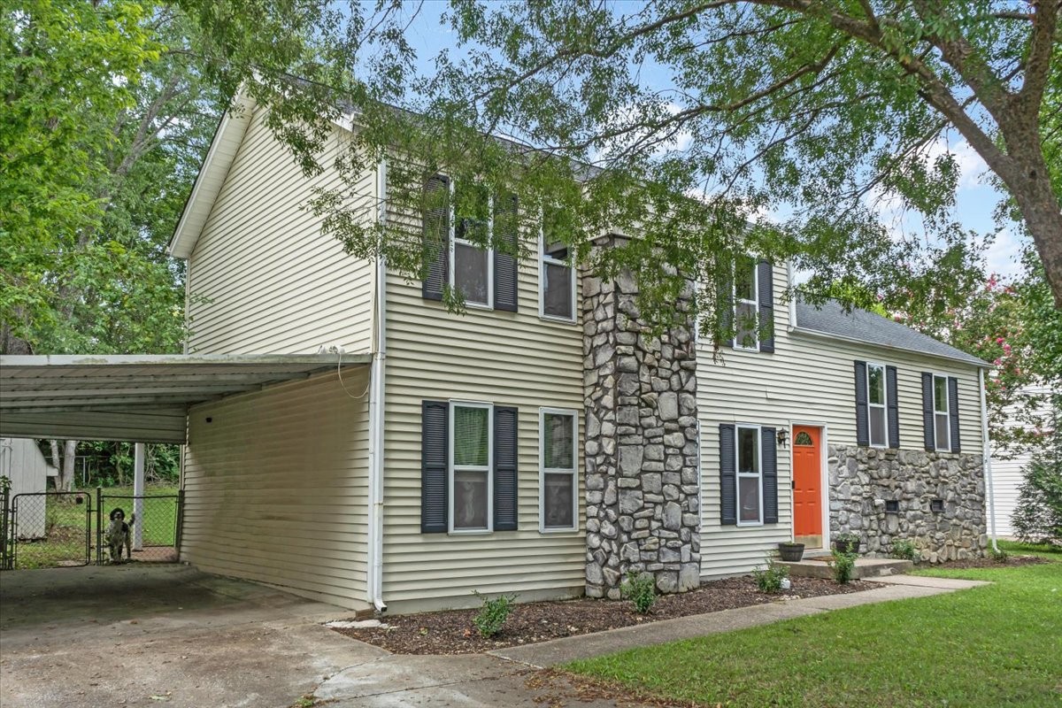588 Blake Moore Dr