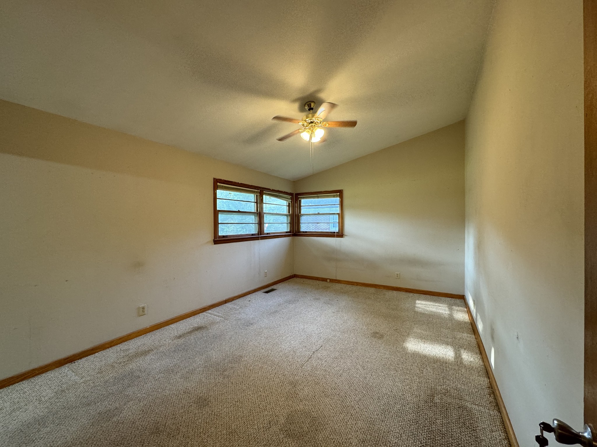 907 Westwood Dr