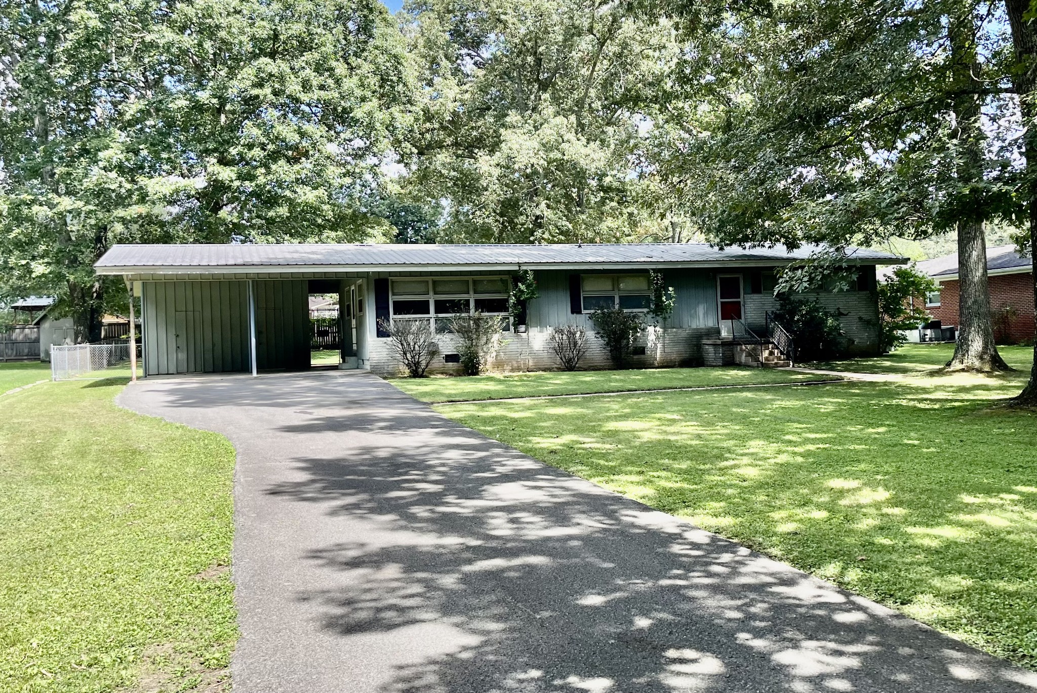 907 Westwood Dr