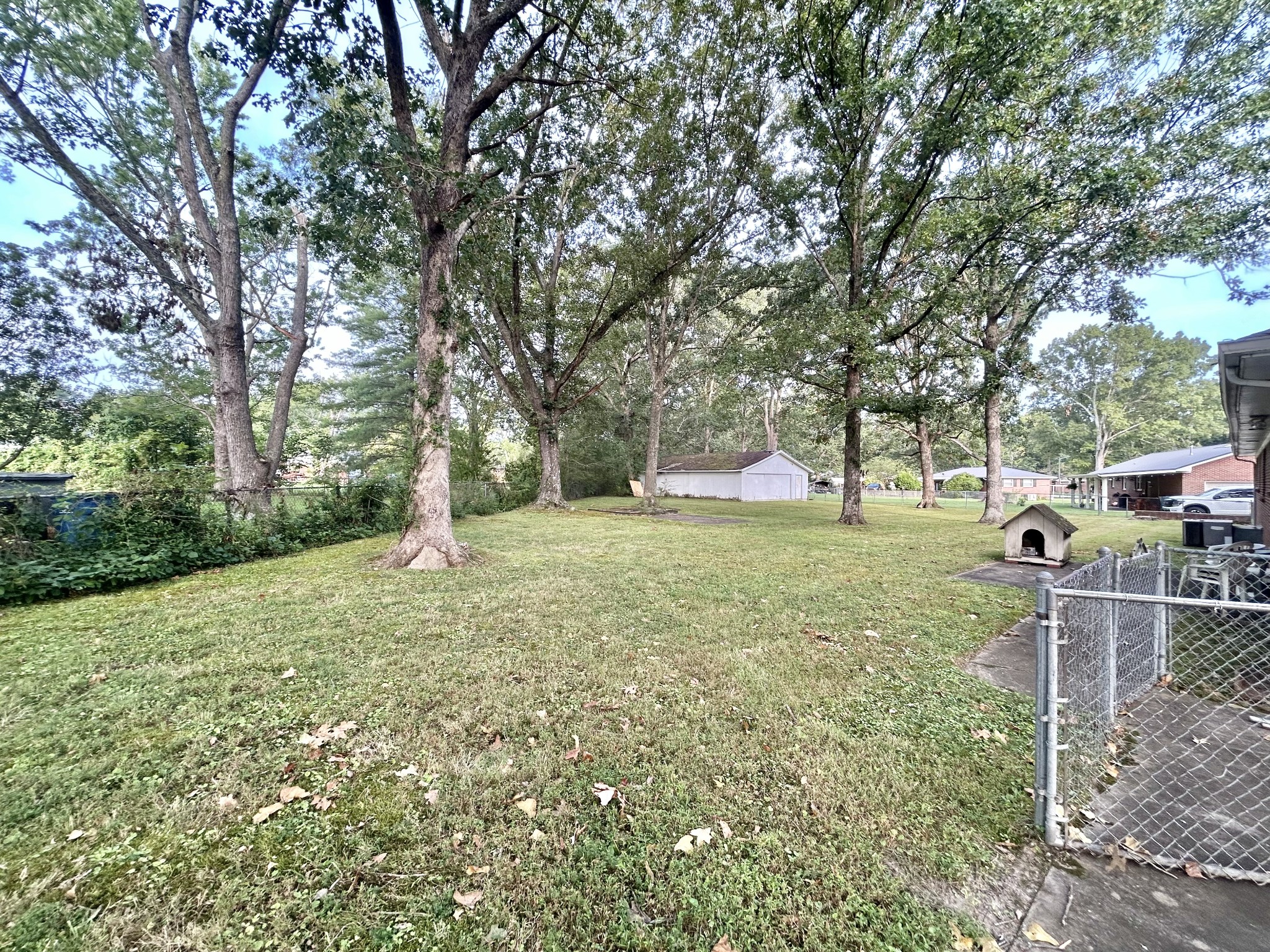 802 Lowry St