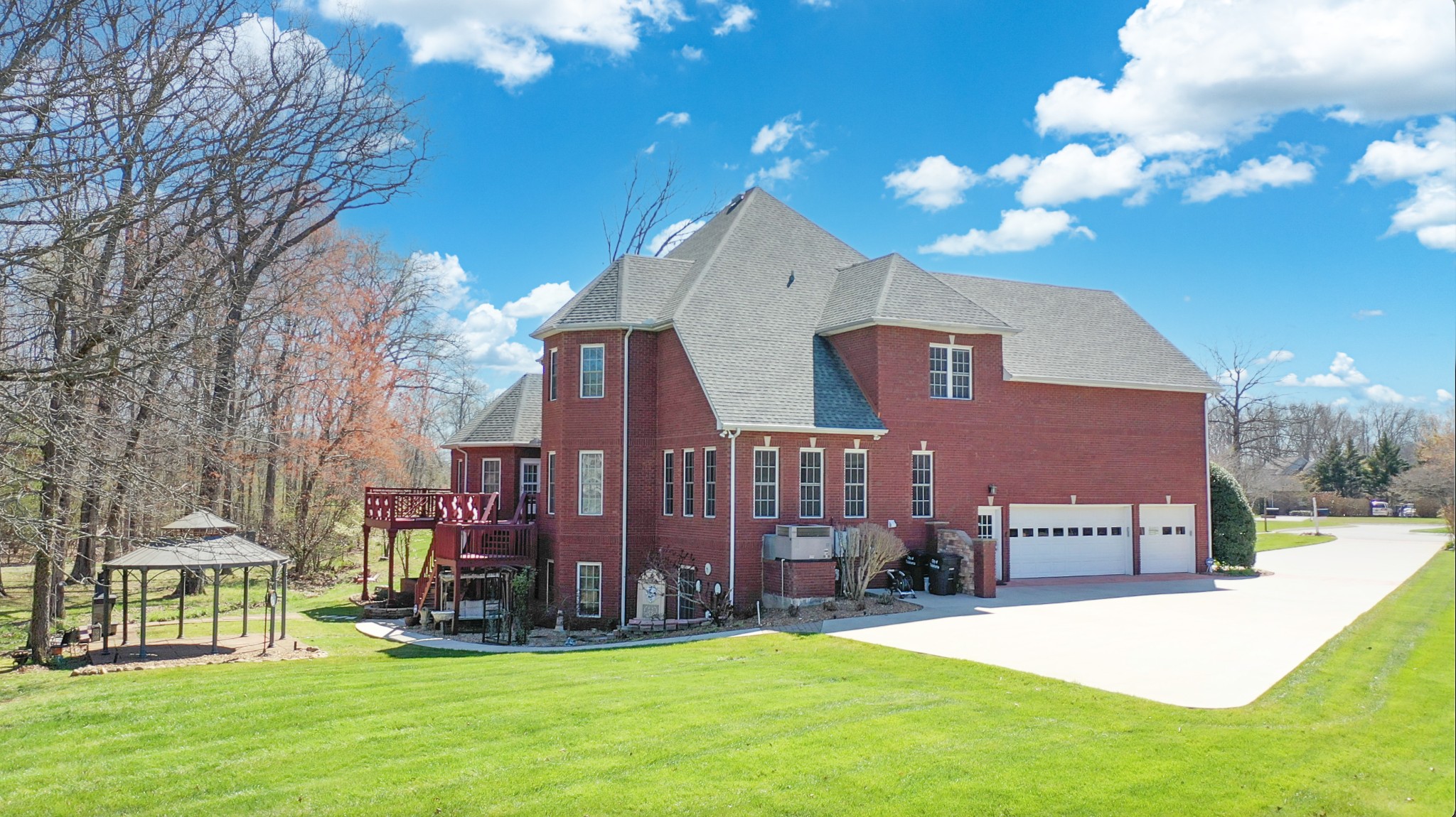 307 New Kent Ct
