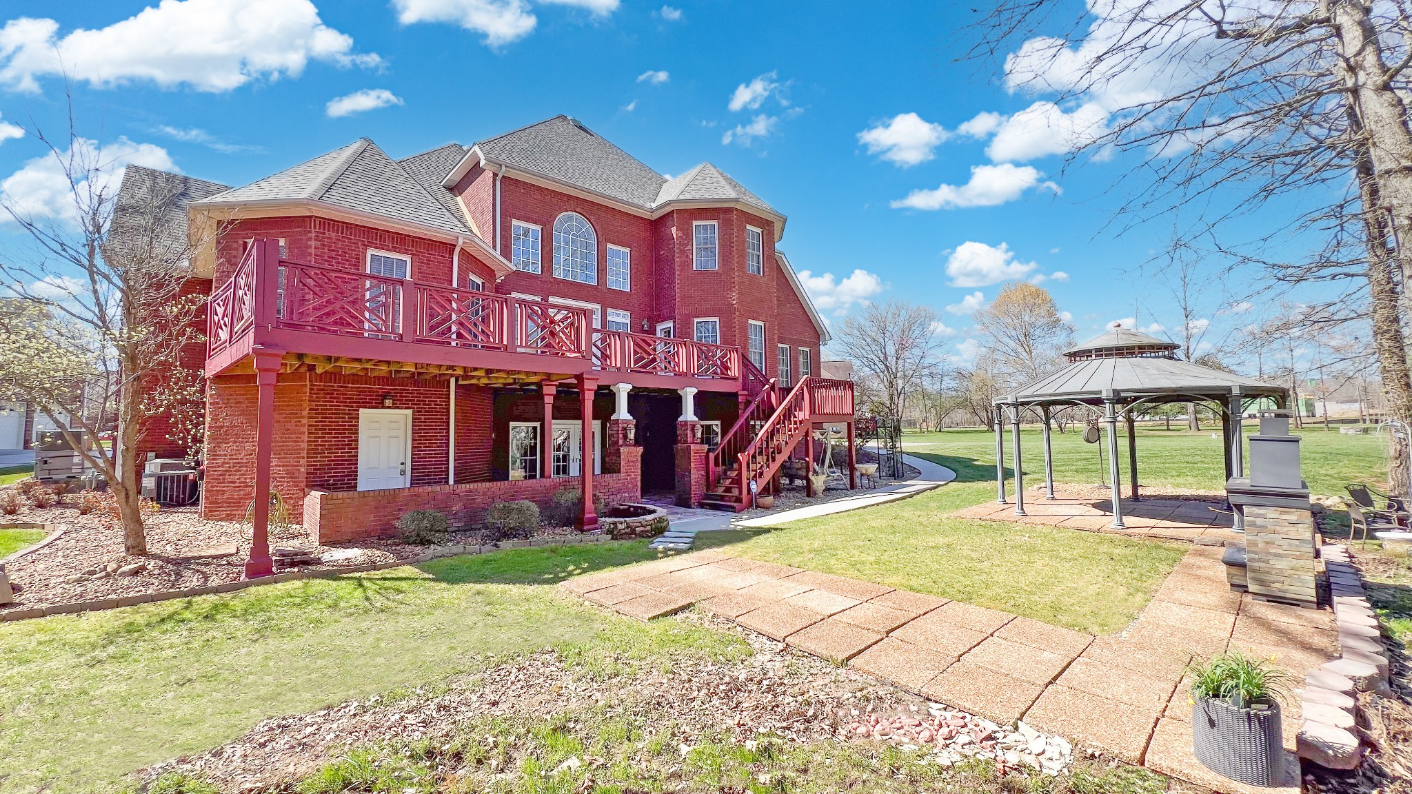 307 New Kent Ct