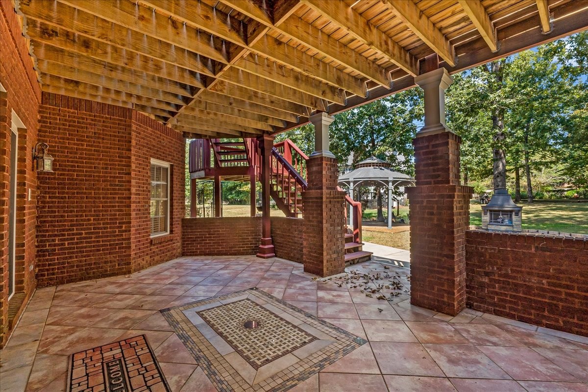 307 New Kent Ct