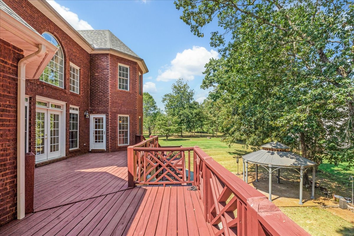 307 New Kent Ct