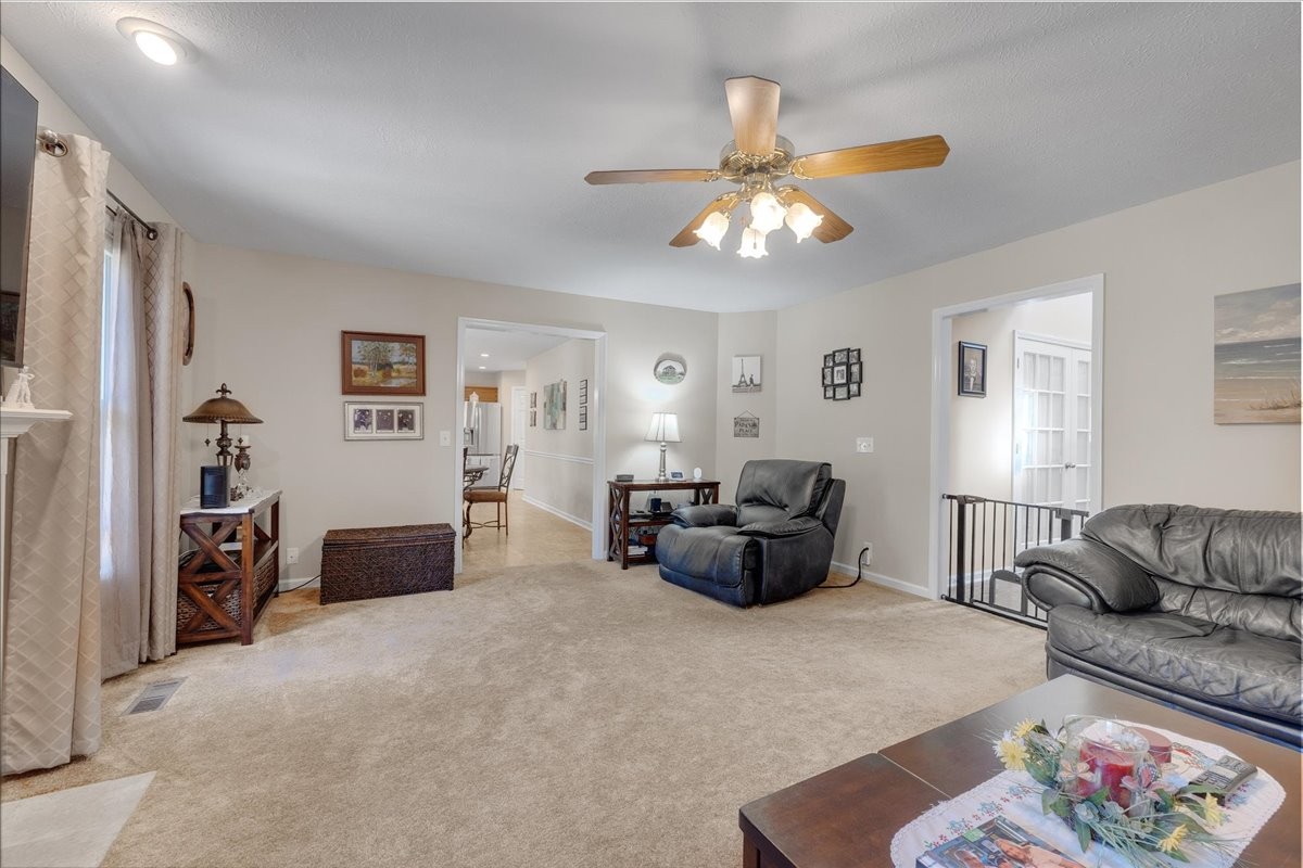 2233 Red Mile Rd