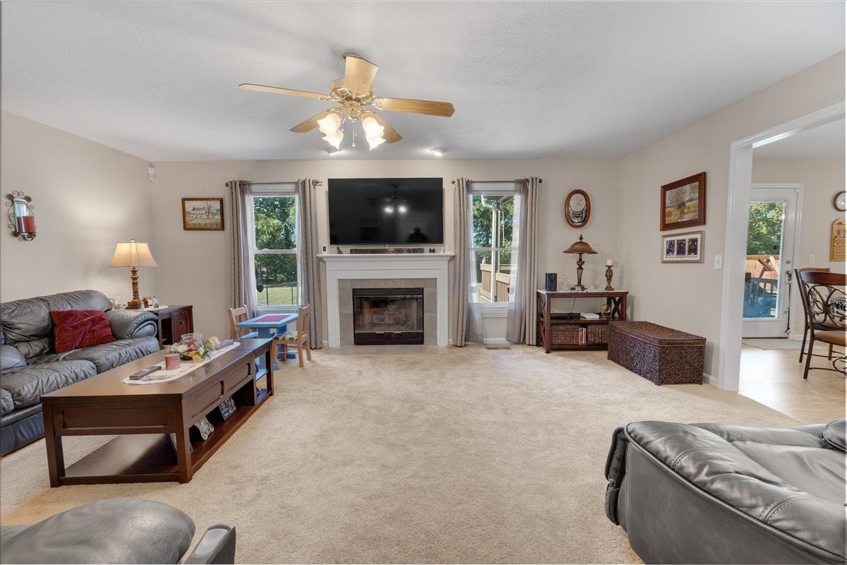 2233 Red Mile Rd