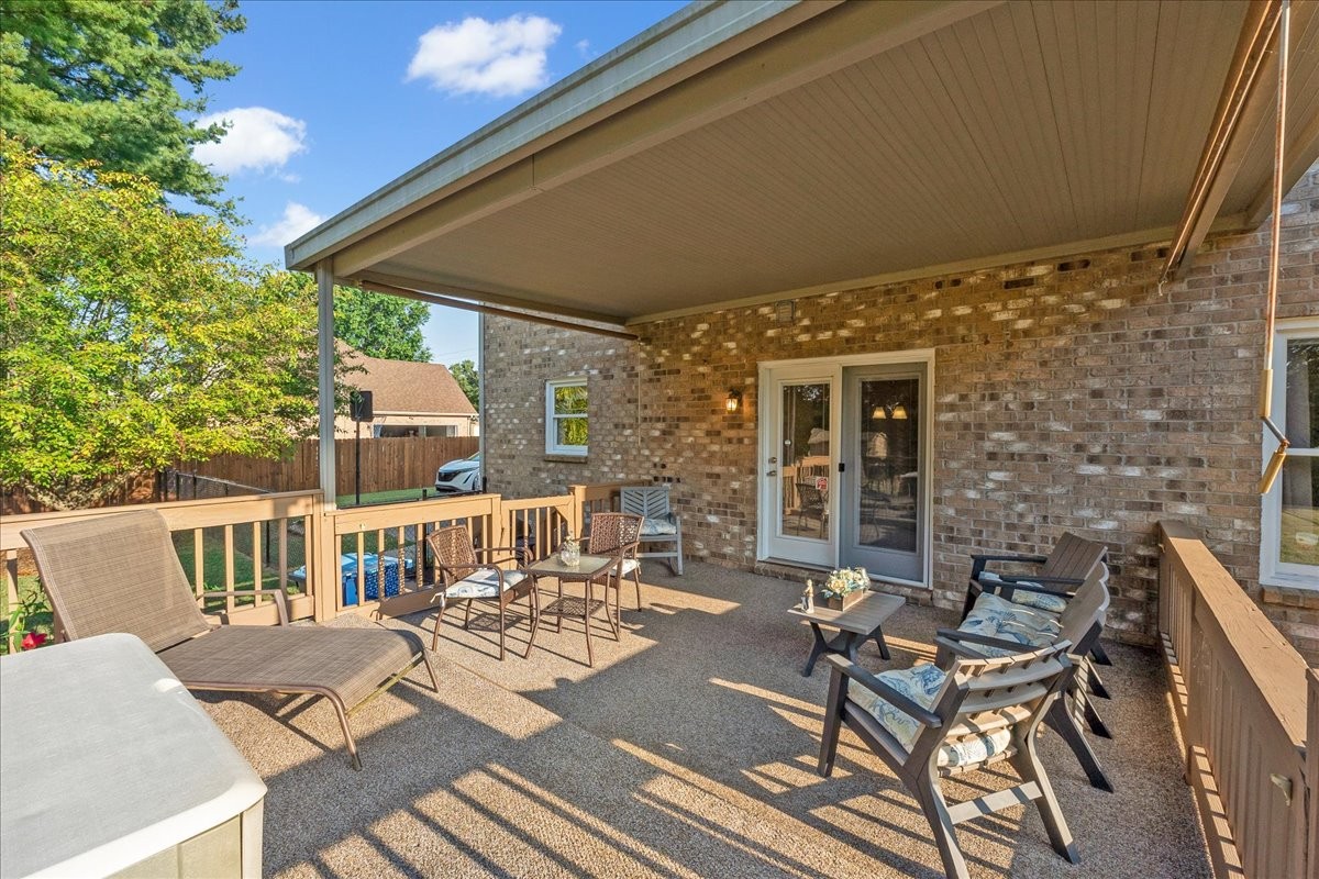 2233 Red Mile Rd