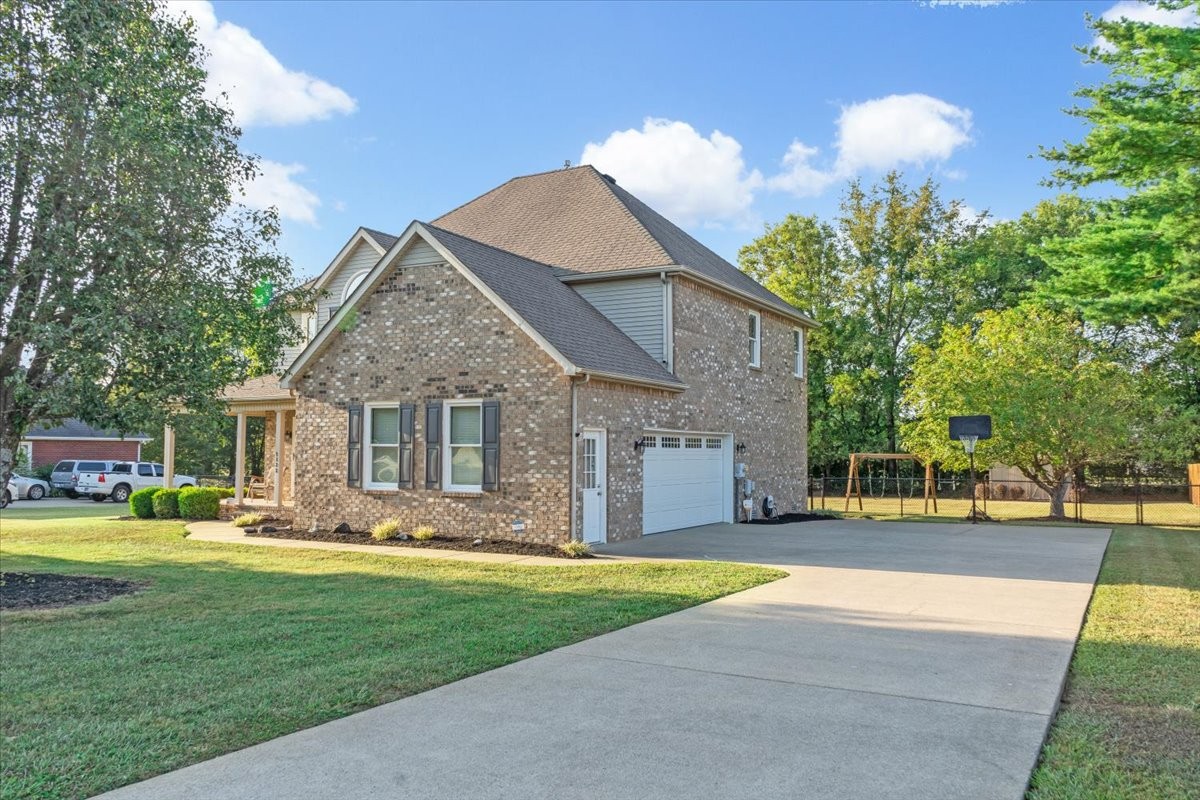 2233 Red Mile Rd