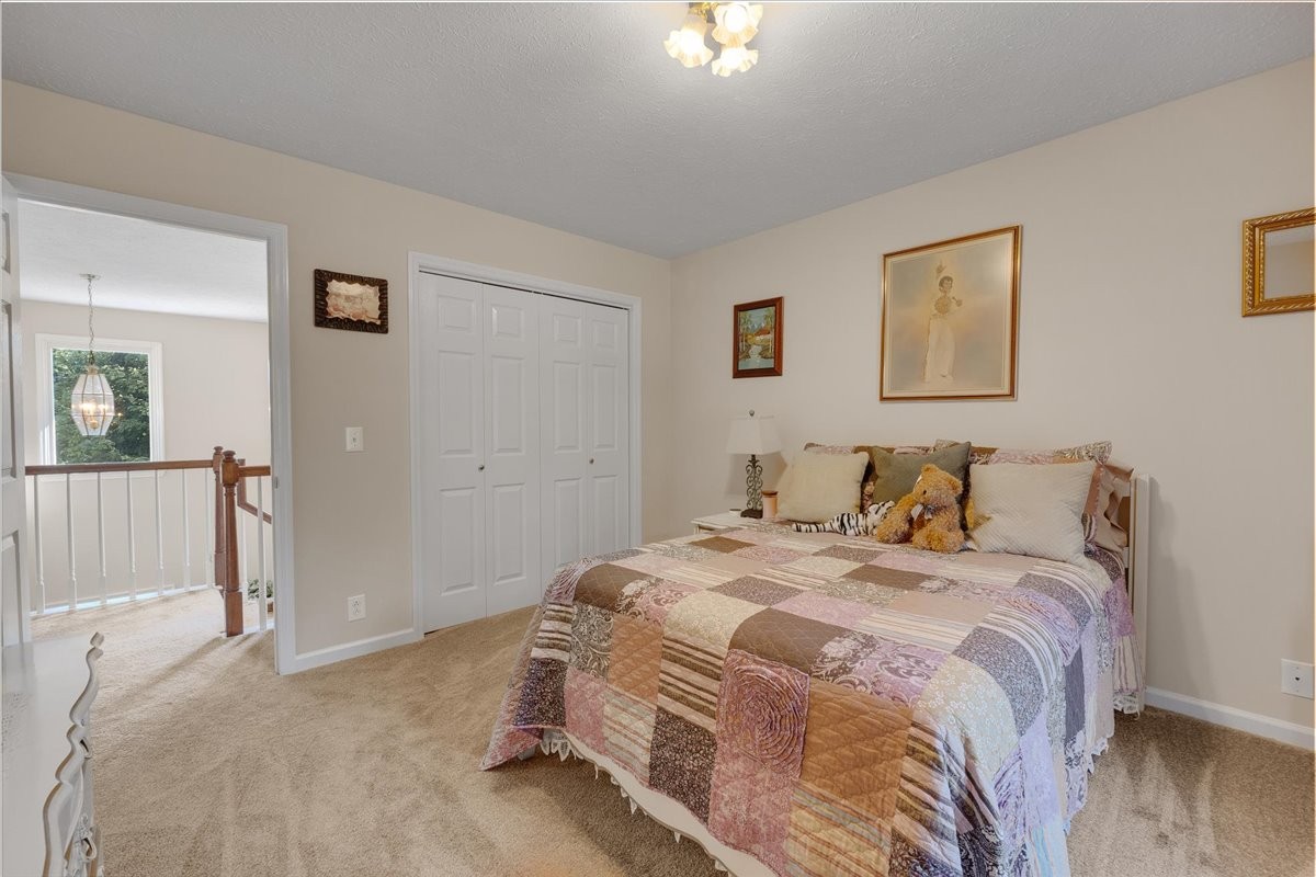 2233 Red Mile Rd