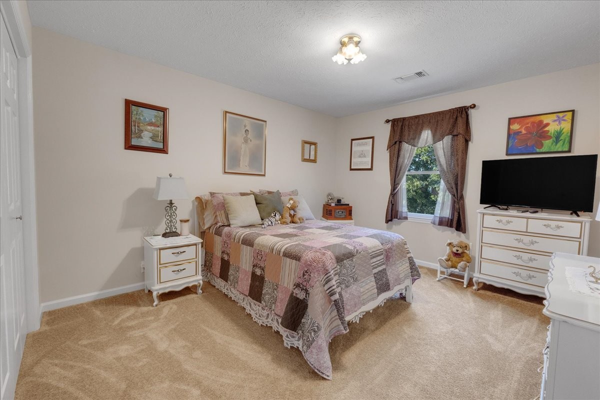 2233 Red Mile Rd