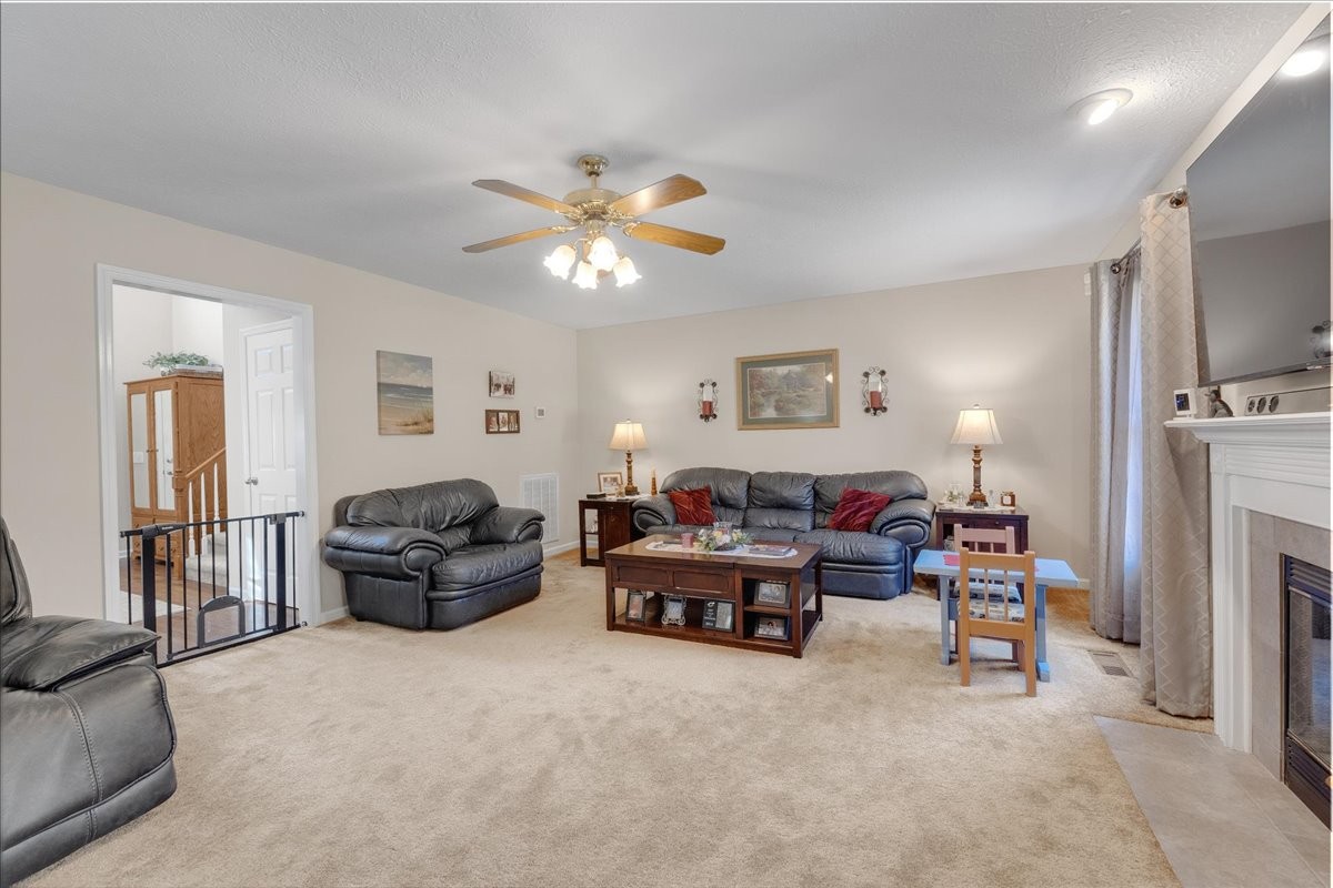 2233 Red Mile Rd