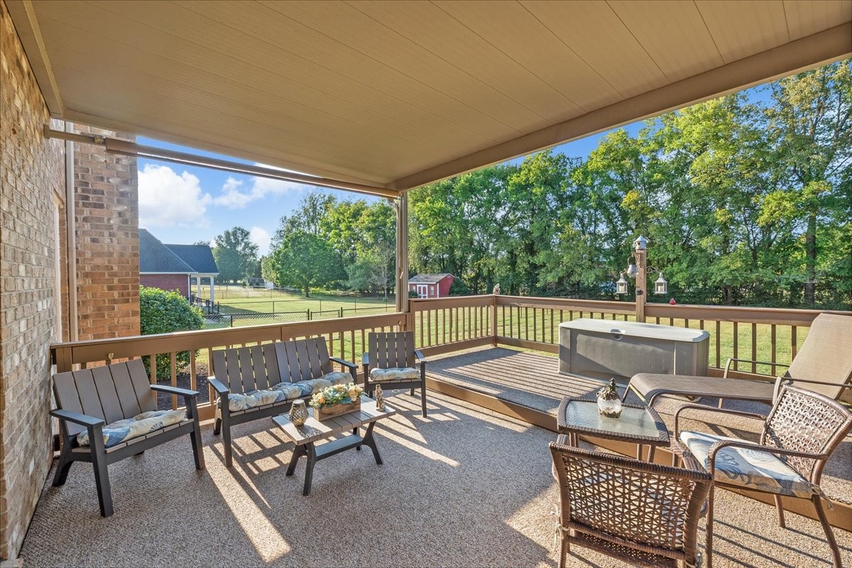 2233 Red Mile Rd