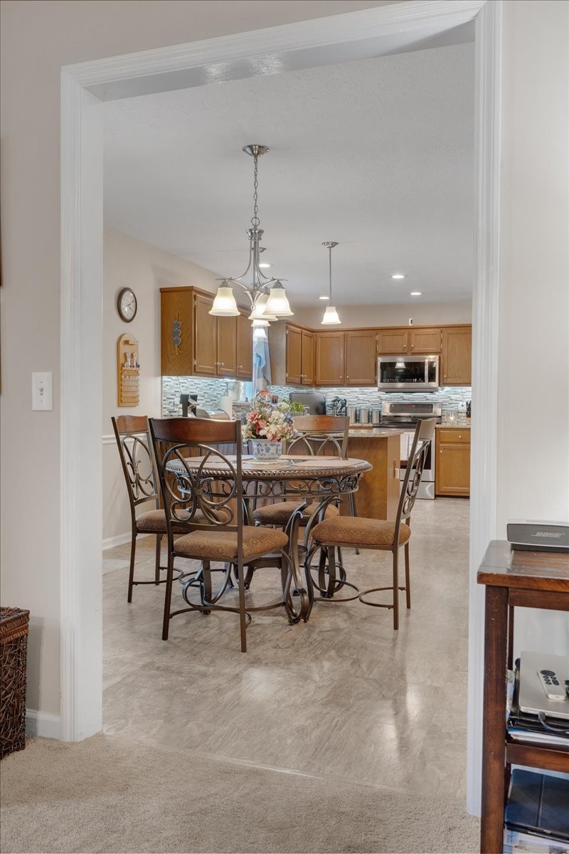 2233 Red Mile Rd