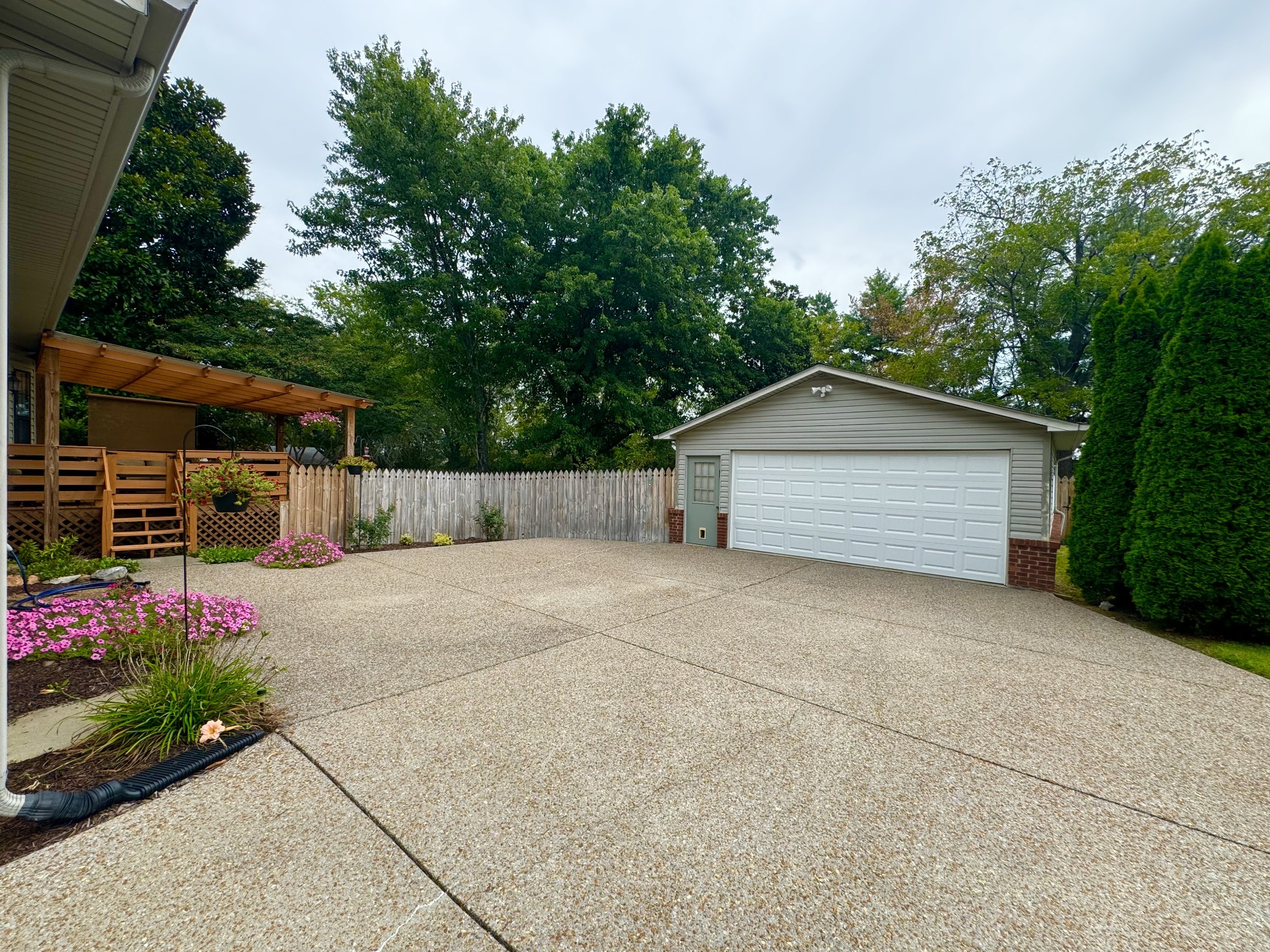 297 Huntington Dr