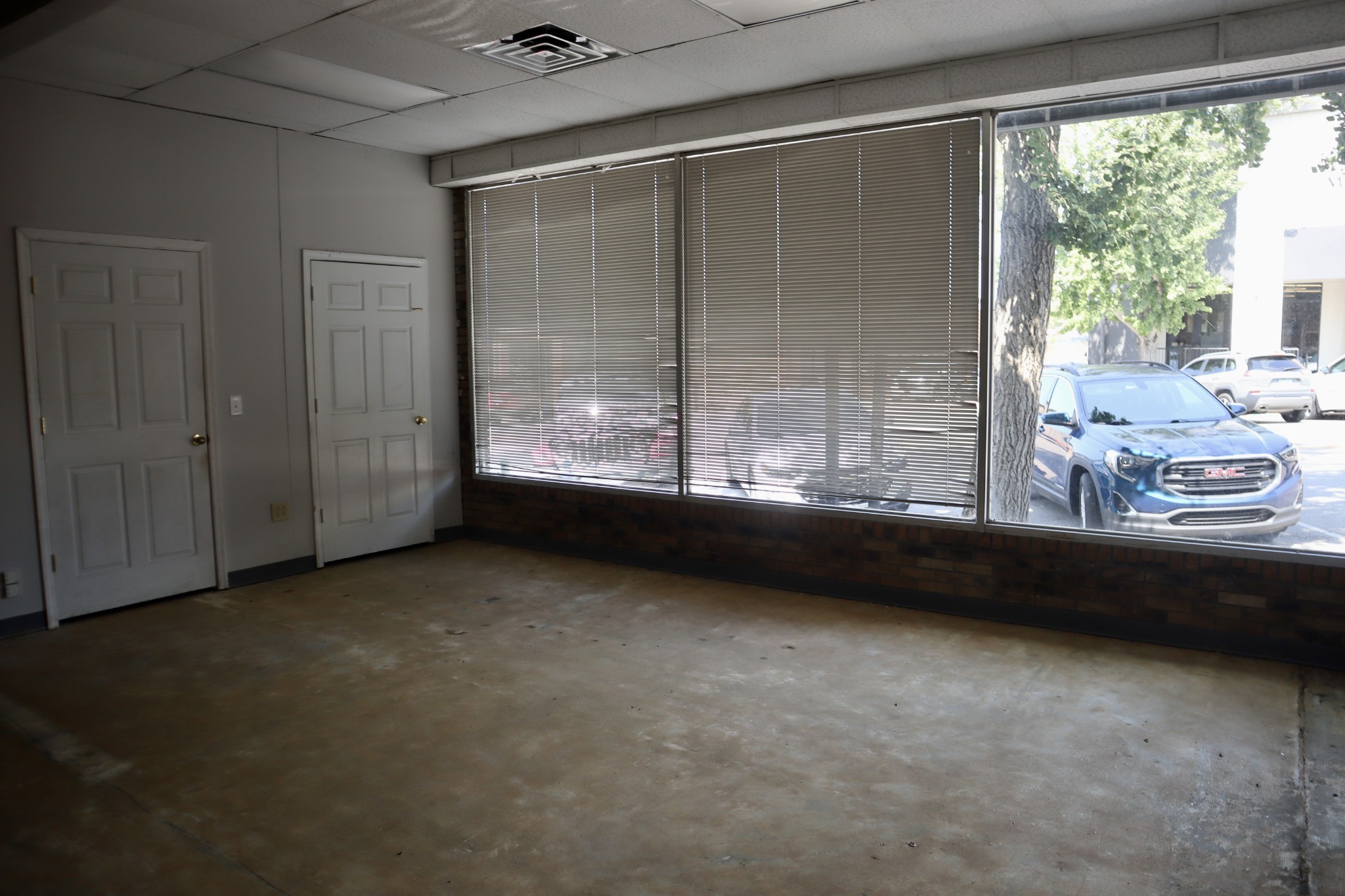 309 W Main St