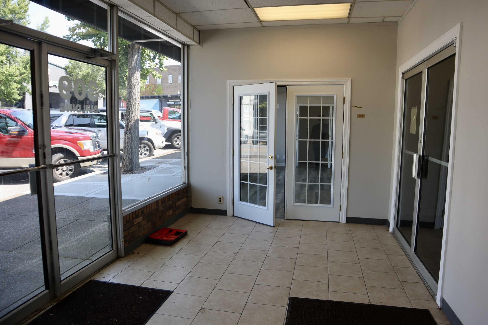 309 W Main St
