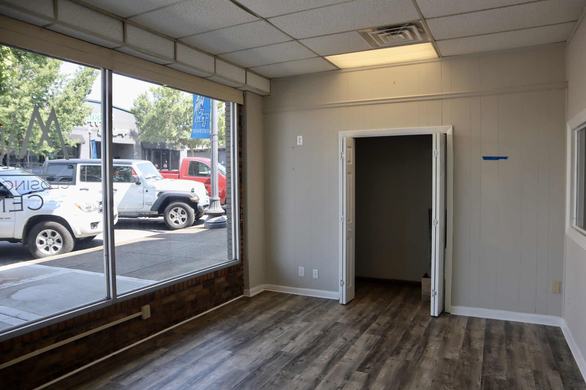 309 W Main St