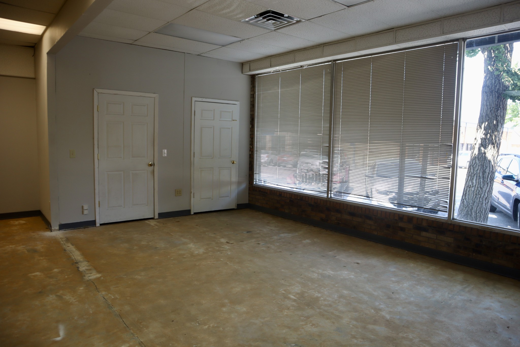 309 W Main St