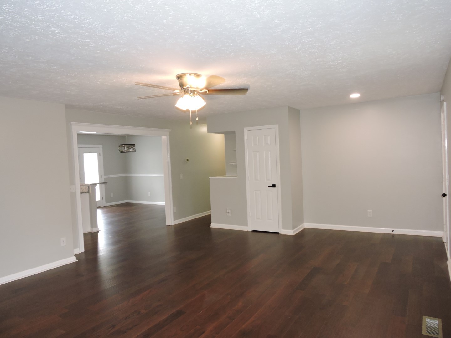 94 Dale Dr