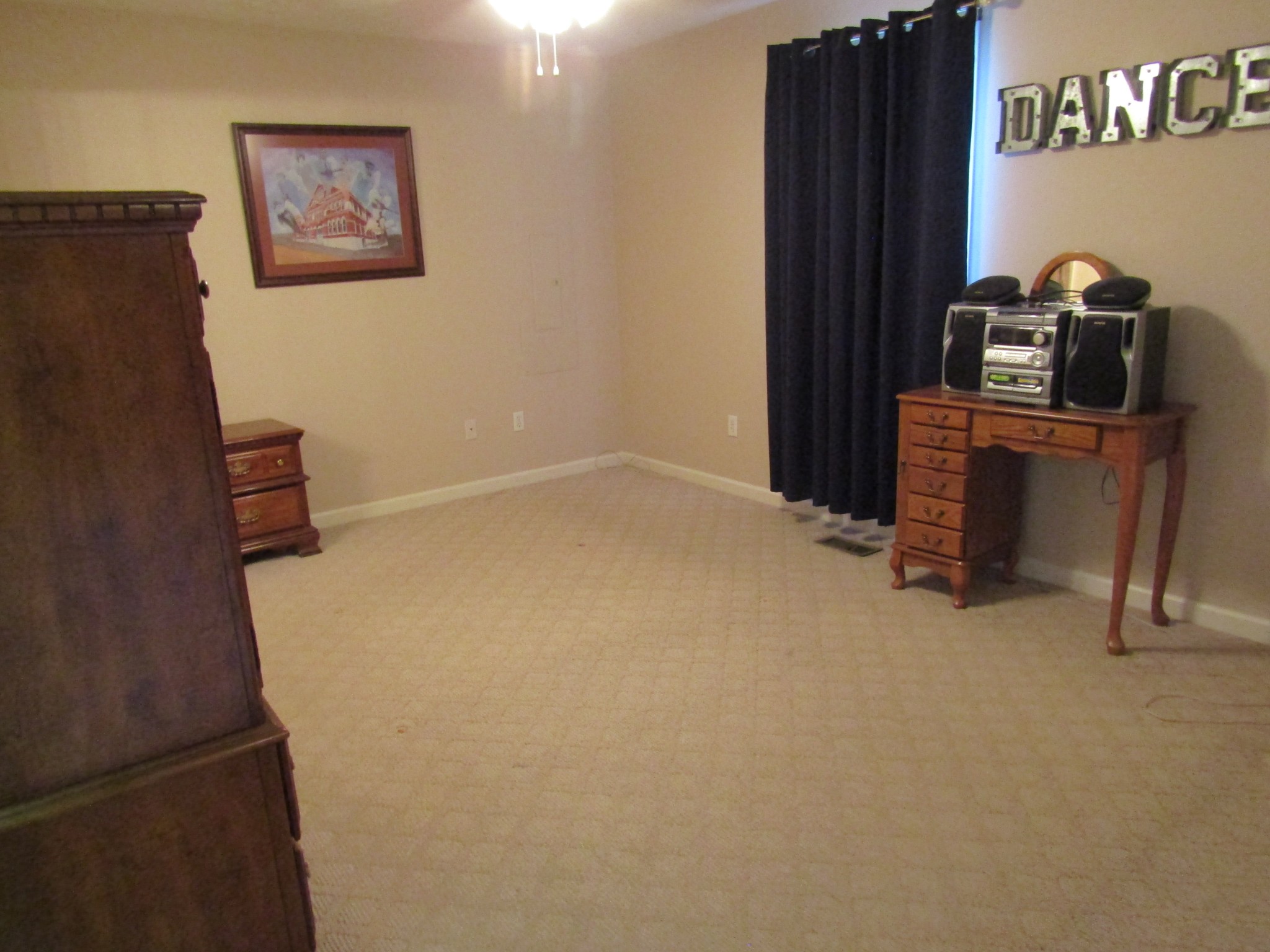 371 Hillcrest Rd