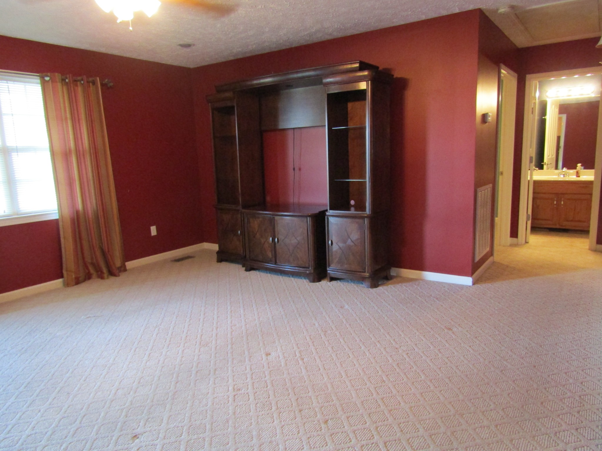 371 Hillcrest Rd