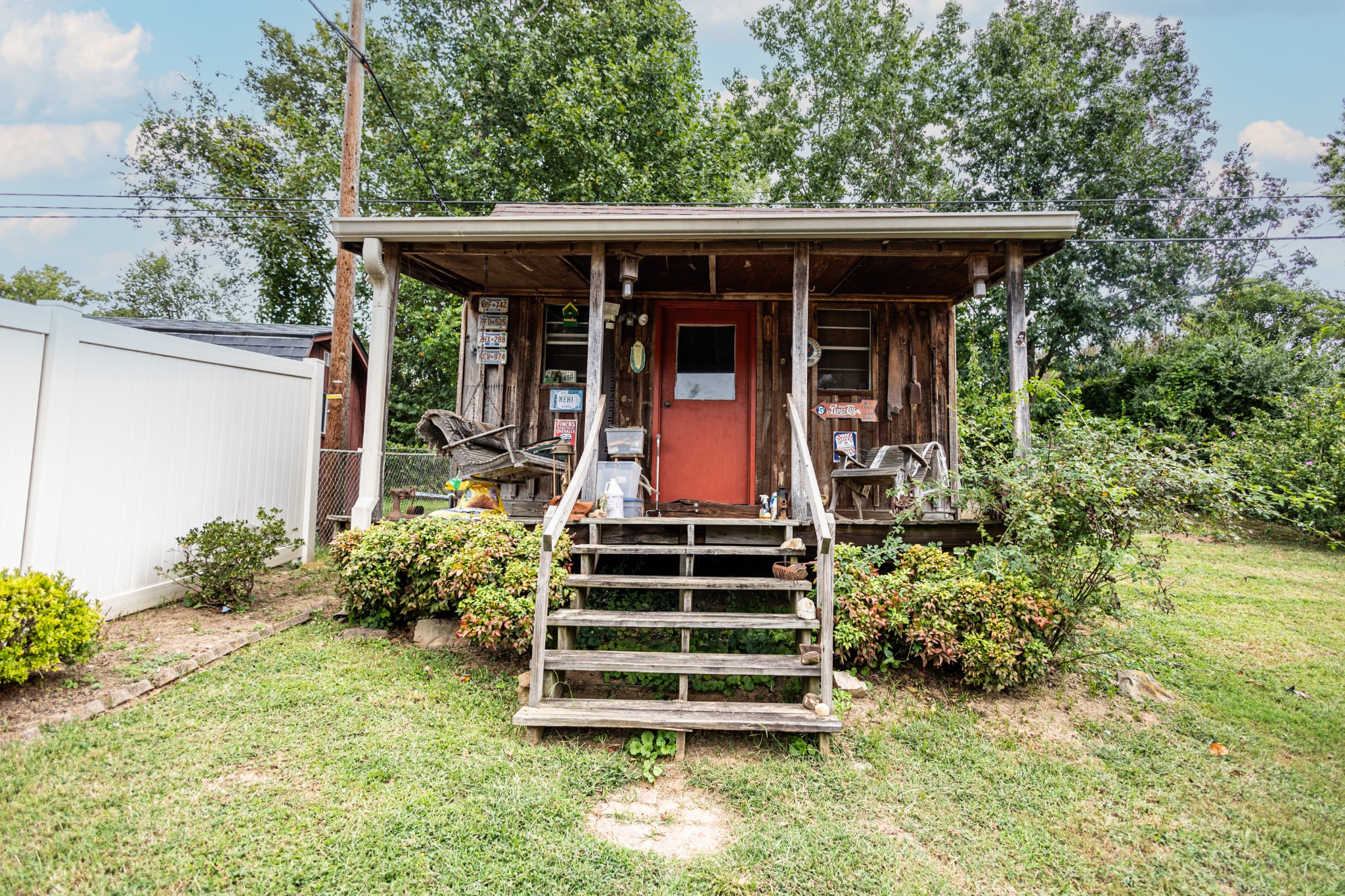 2716 Barclay Dr