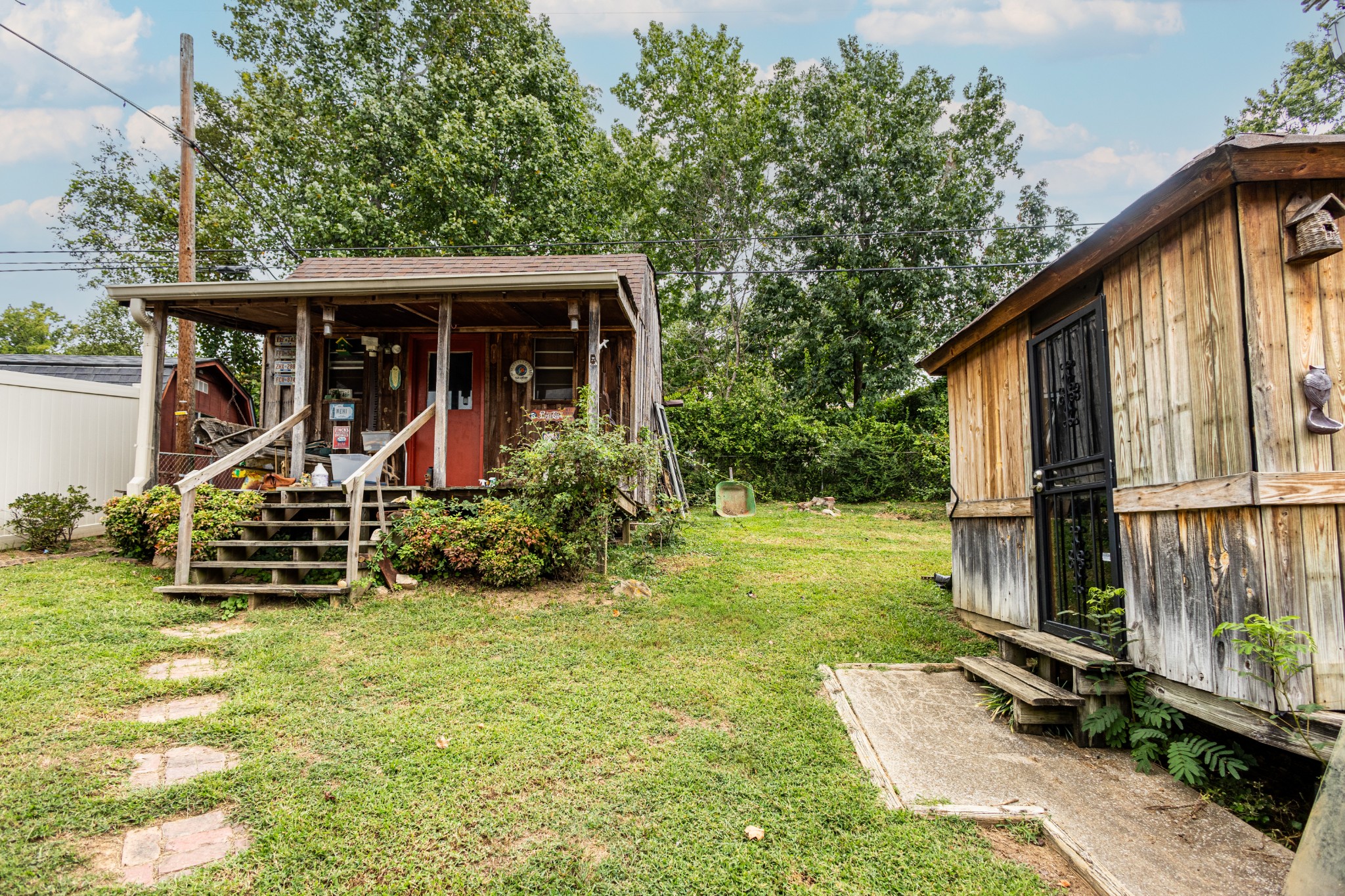 2716 Barclay Dr