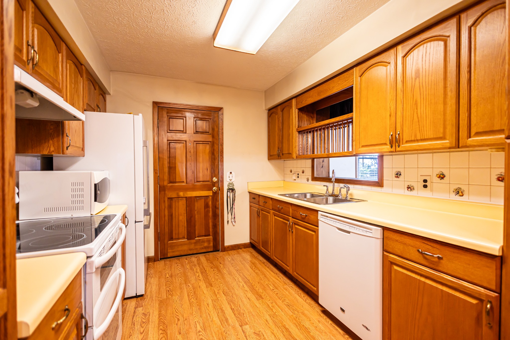2716 Barclay Dr