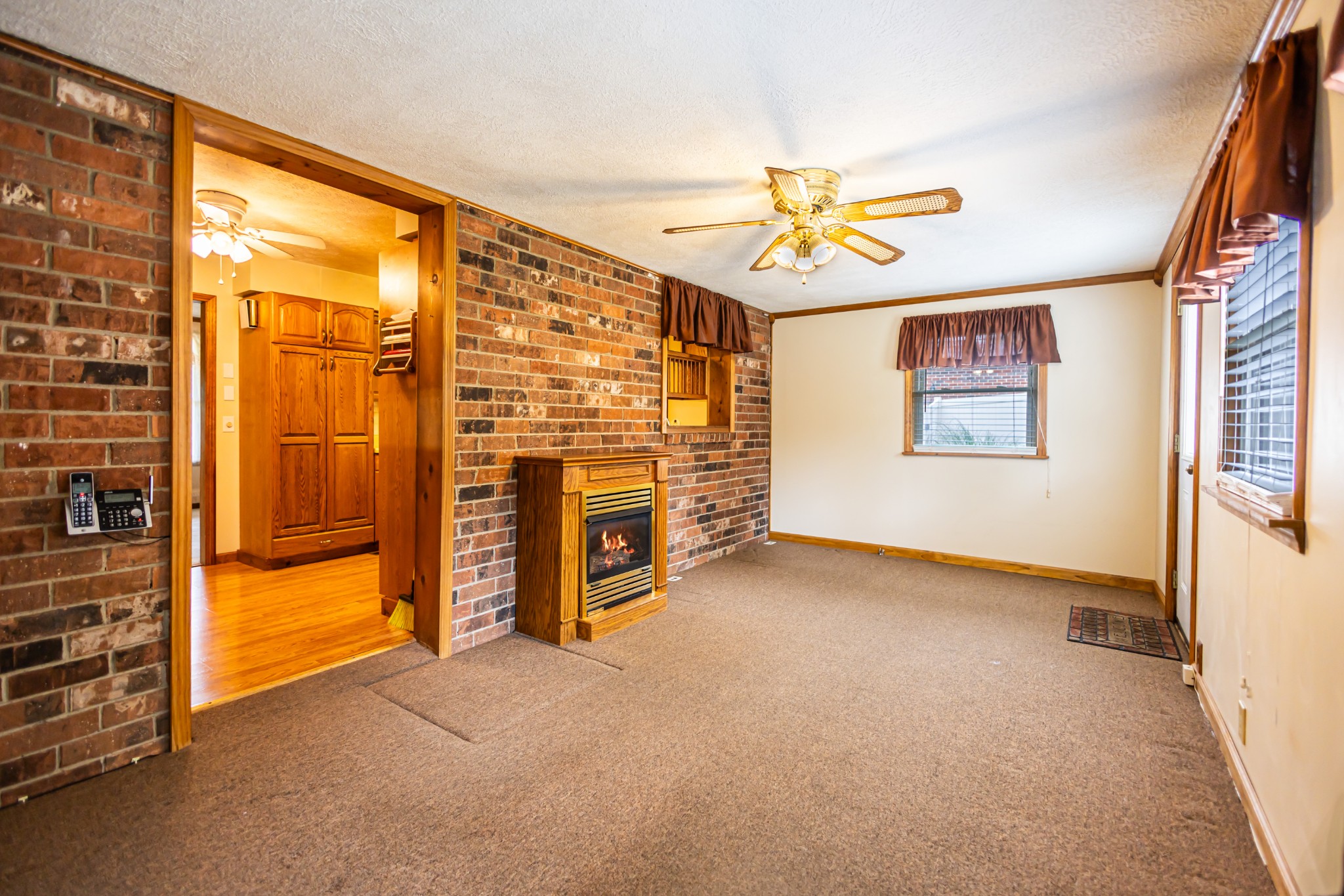 2716 Barclay Dr