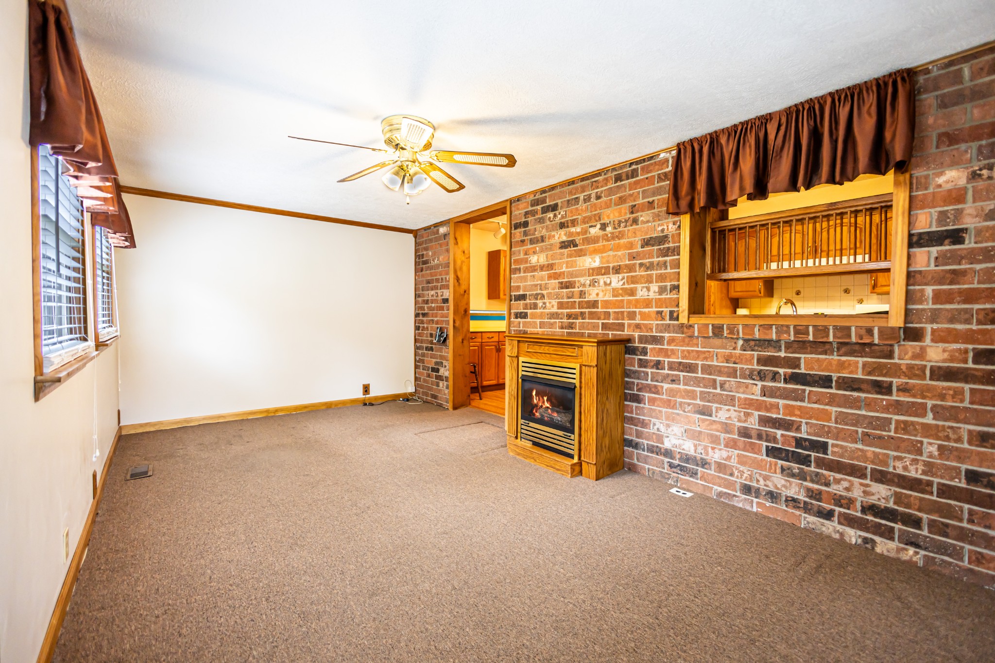 2716 Barclay Dr