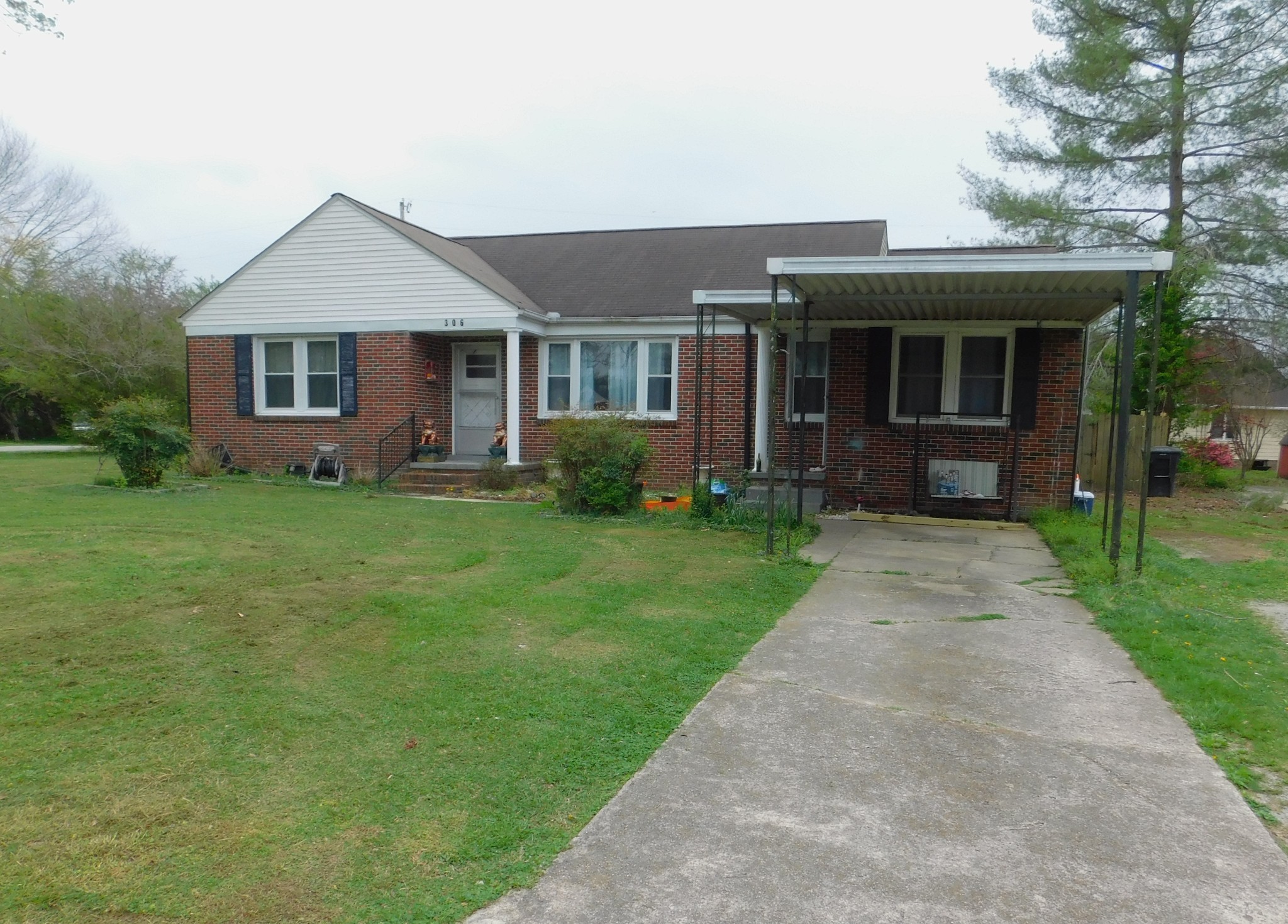 306 Druid Ln