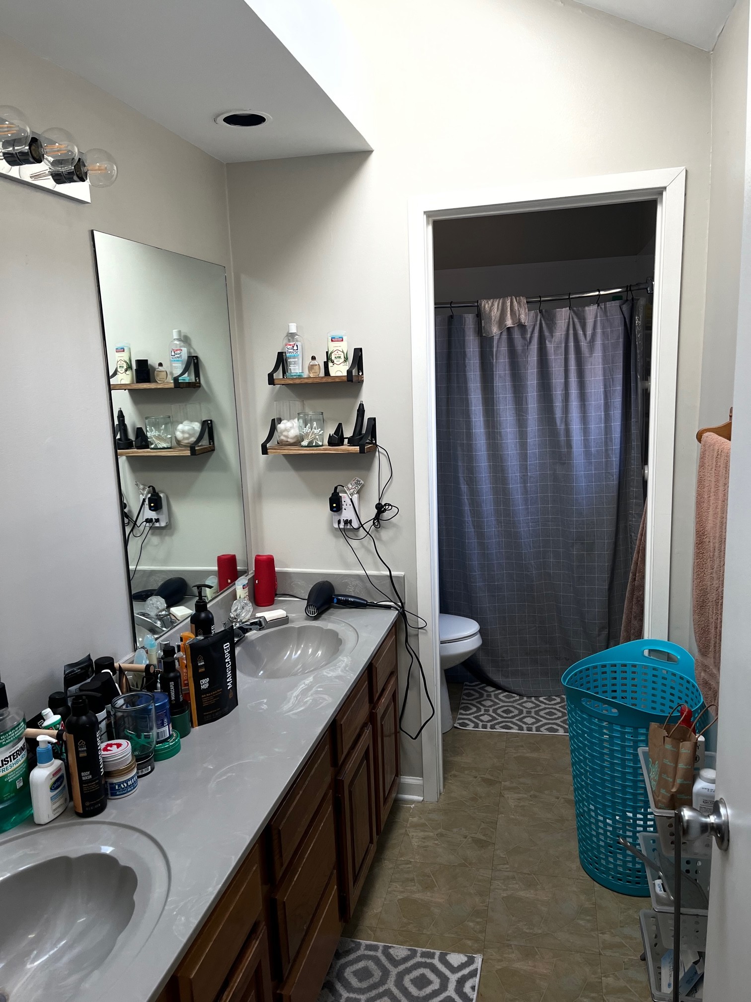 200B Rebecca Dr